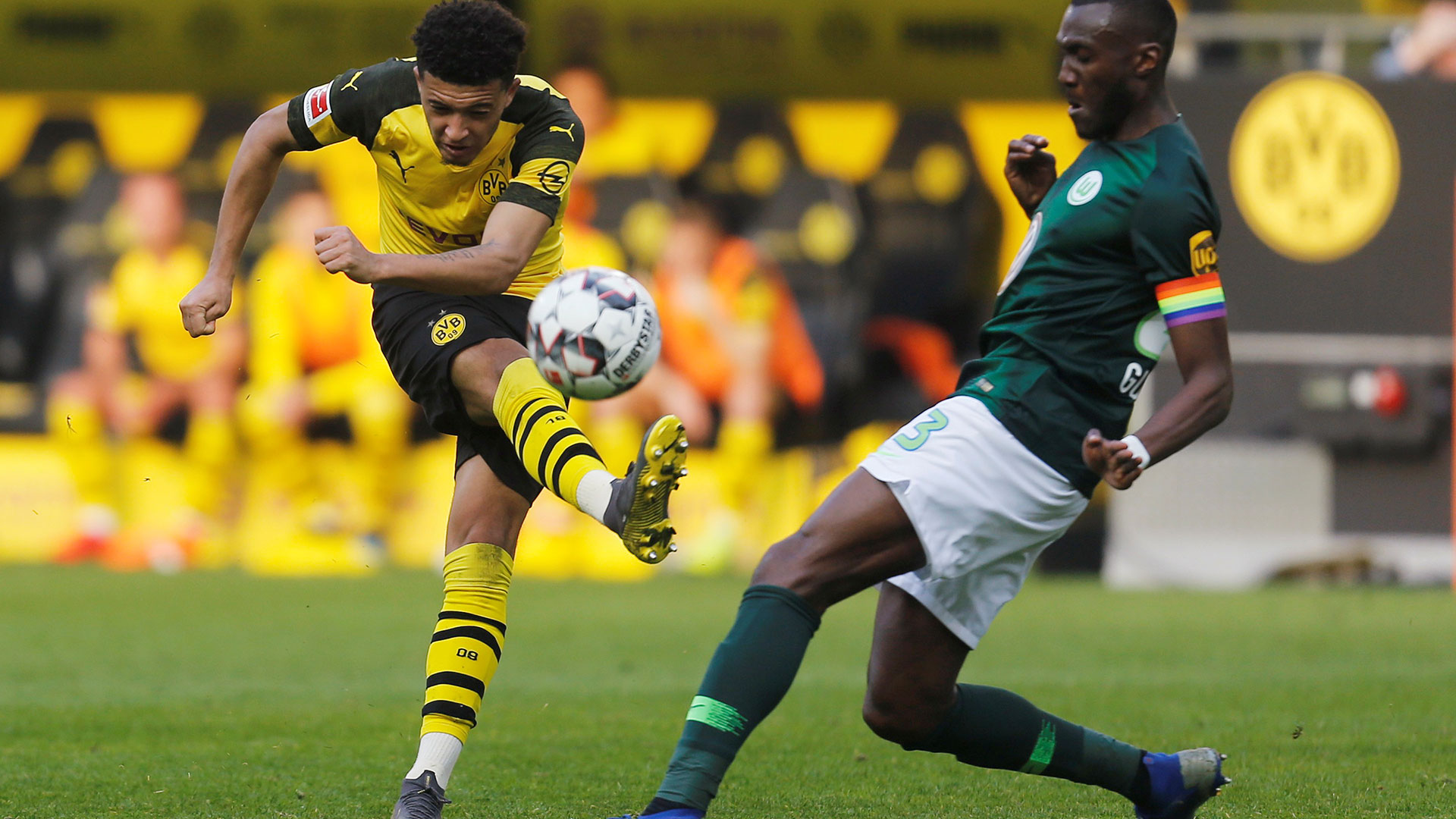 Jadon Sancho tiene 11 goles y 17 asistencias esta temporada con el Borussia Dortmund (Reuters)