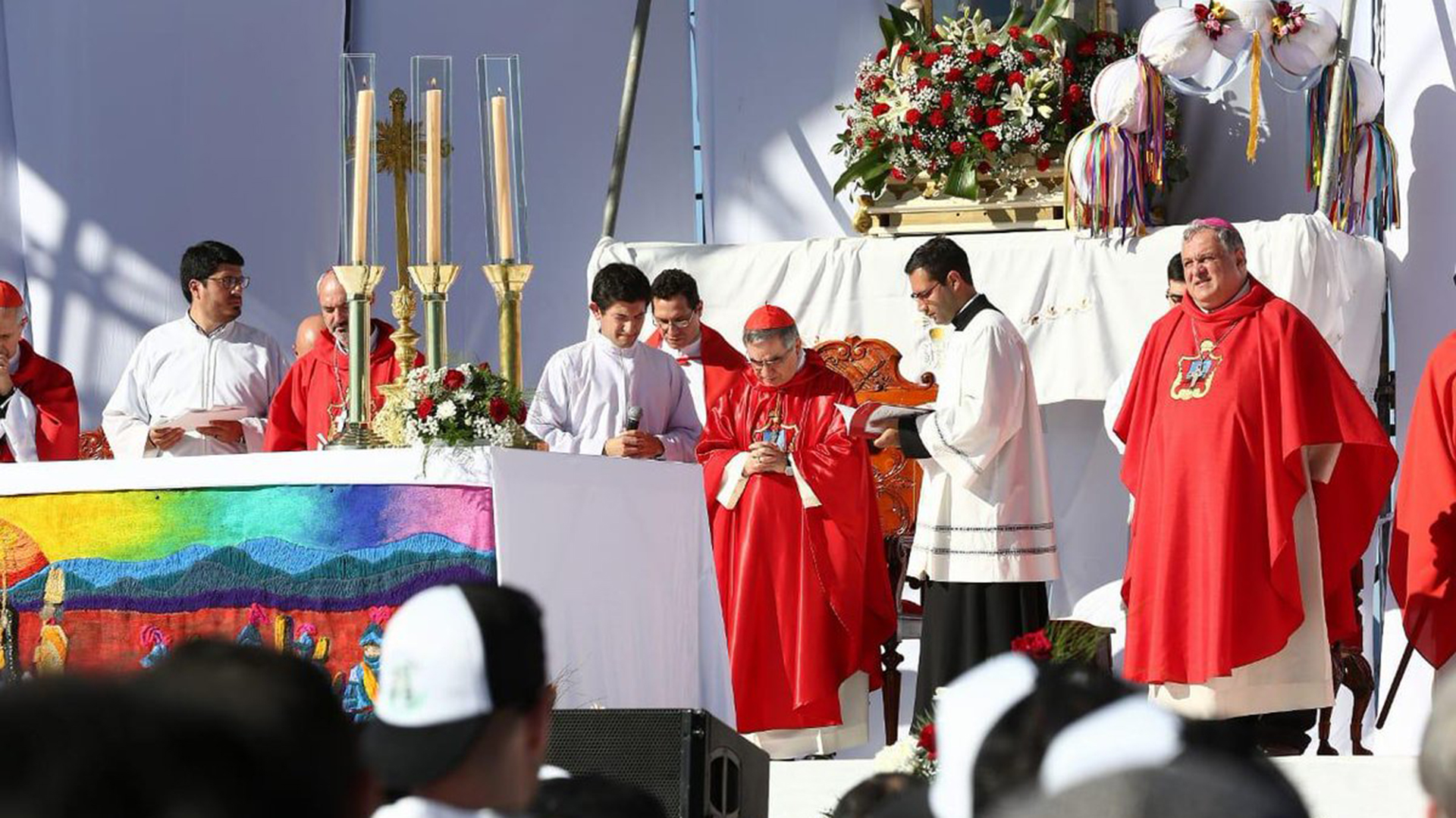 La ceremonia fue presidida por el cardenal italiano Becciu (@GabiMichetti1)