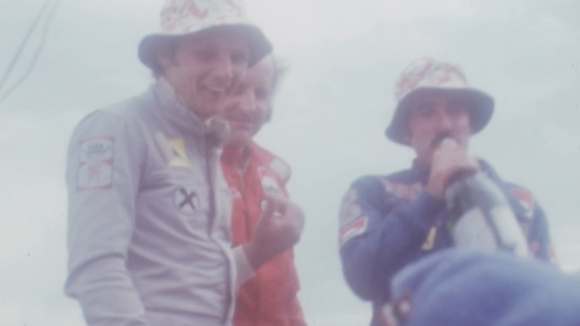 Otra imagen de Niki Lauda en Argentina en 1978, junto a los pilotos argentinos Carlos Reutemann y Ricardo Zunino