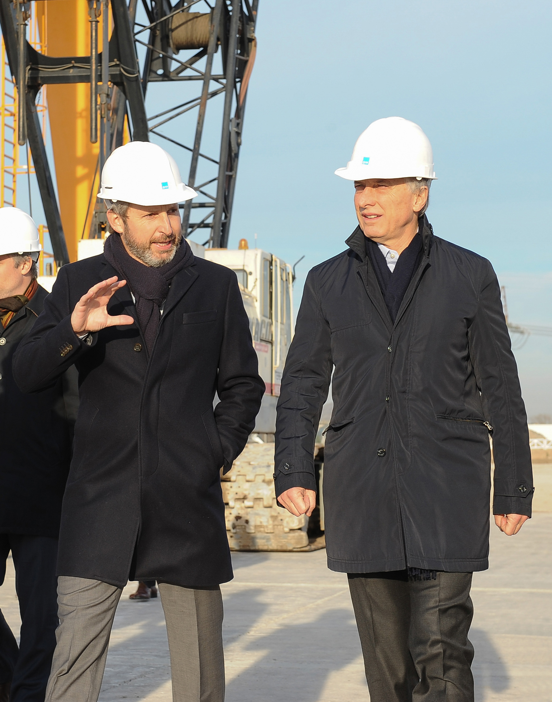 El Ministro Frigerio y el Presidente Macri con el casco puesto (Fotografía Ministerio del Interior,Obras Públicas y Vivienda.