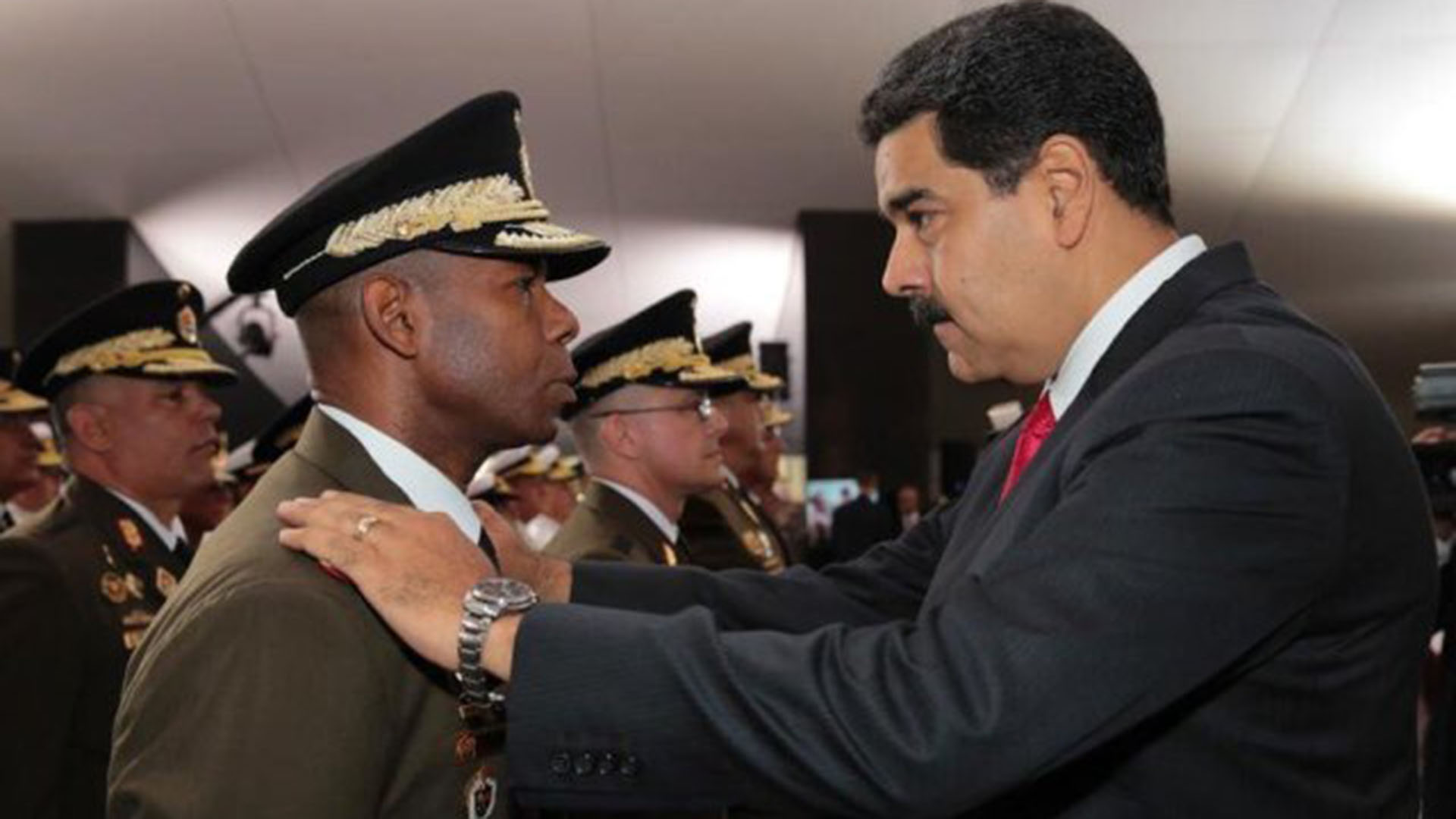 Manuel Ricardo Cristopher Figuera junto a Nicolás Maduro