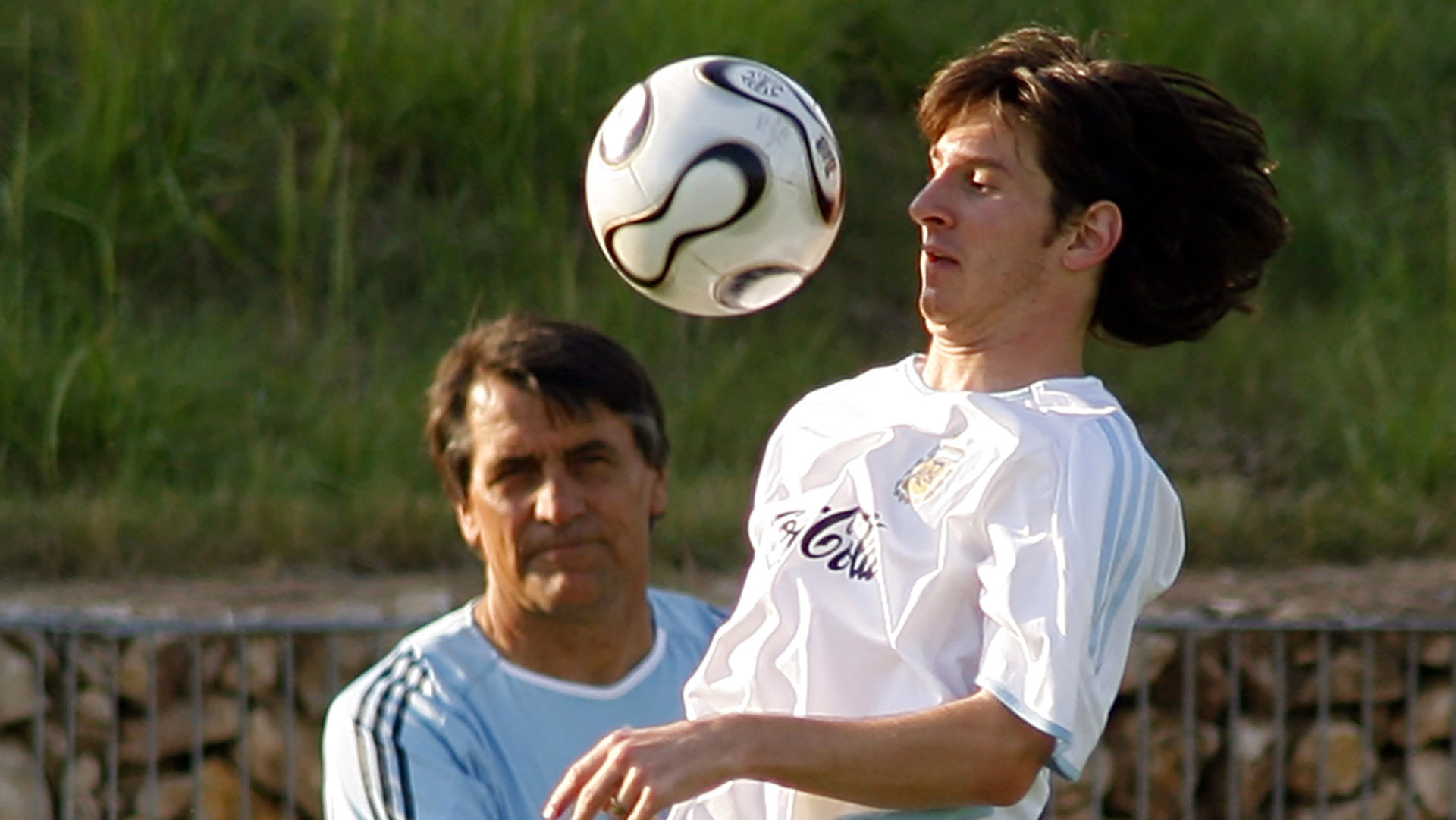 Tocalli, junto con Messi, en la Selección Mayor durante el Mundial 2006 (Foto: REUTERS/Enrique Marcarian)