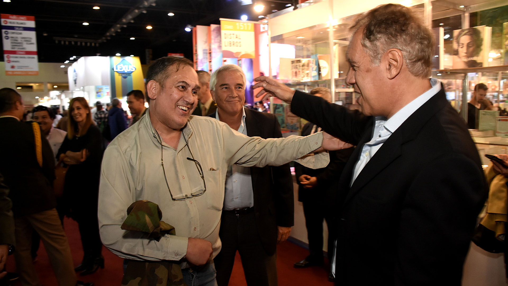 Antes del evento, Jorge “Beto” Altieri recibió el saludo del fundador de Infobae, Daniel Hadad