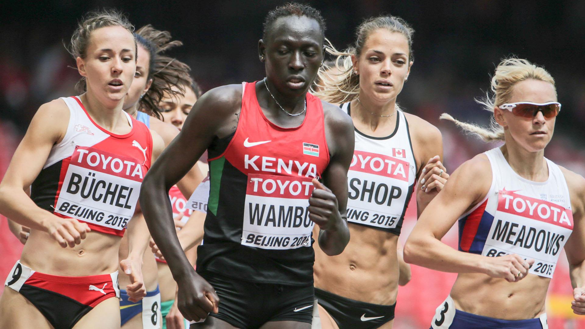 (Grosby) Margaret Wambui también corrió sus últimos 800 metros antes del cambio reglamentario