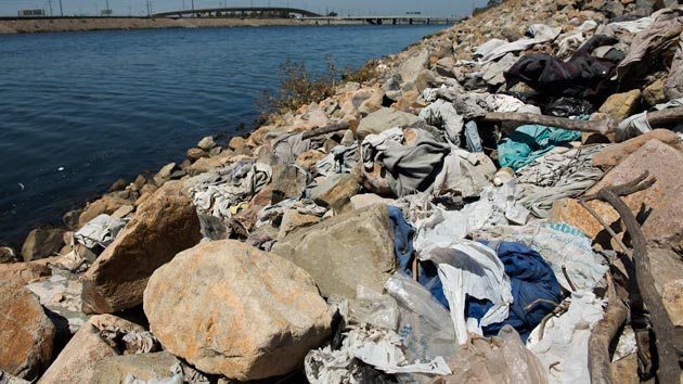 La contaminación de desechos plásticos en el océano ha provocado que varios estados en EEUU hayan prohibido el uso de bolsas (Foto: AP)
