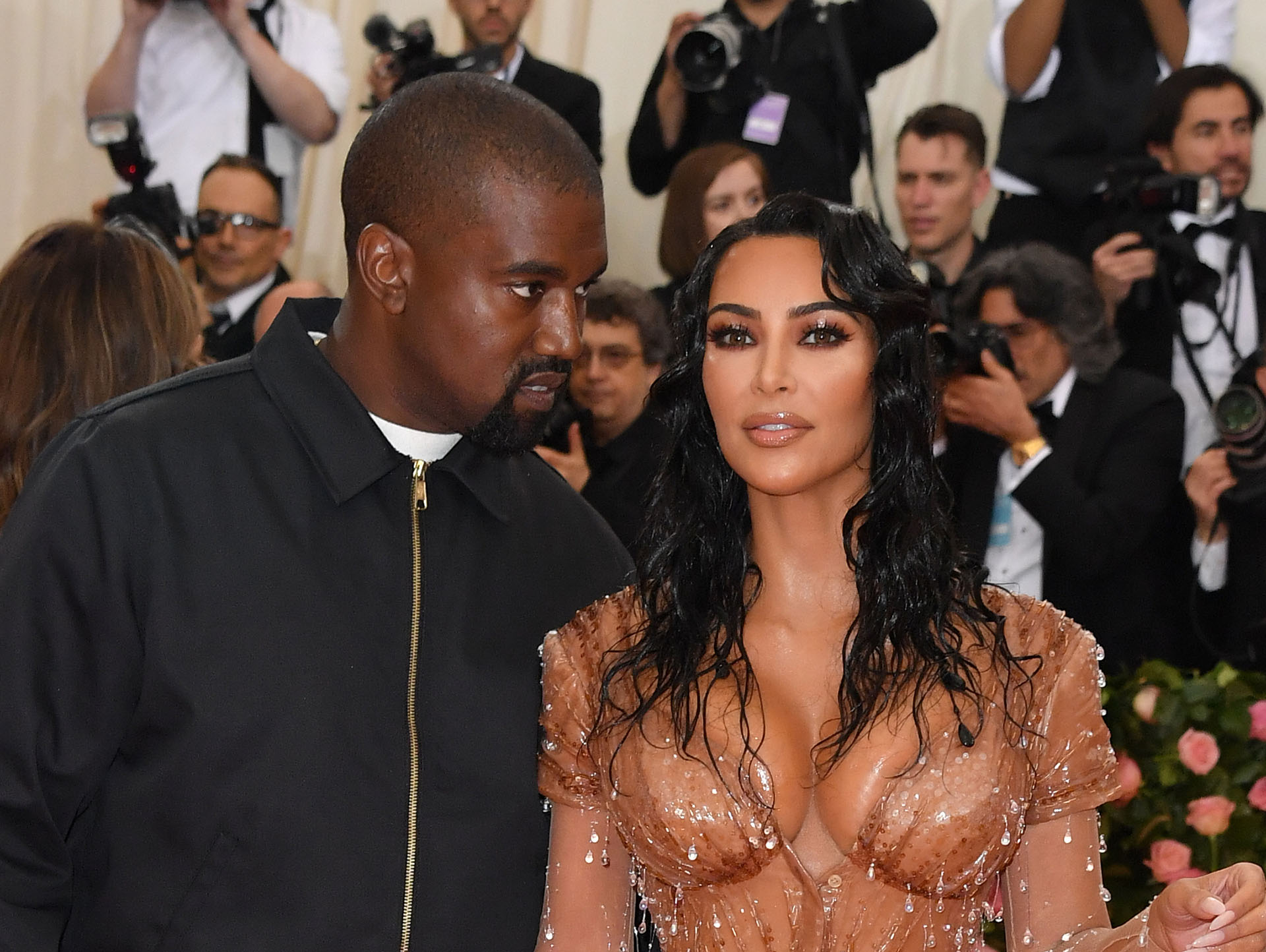 Kim Kardashian and Kanye West asistieron a la MET Gala 2019 días antes de volverse a convertir en padres (Foto: ANGELA WEISS / AFP)