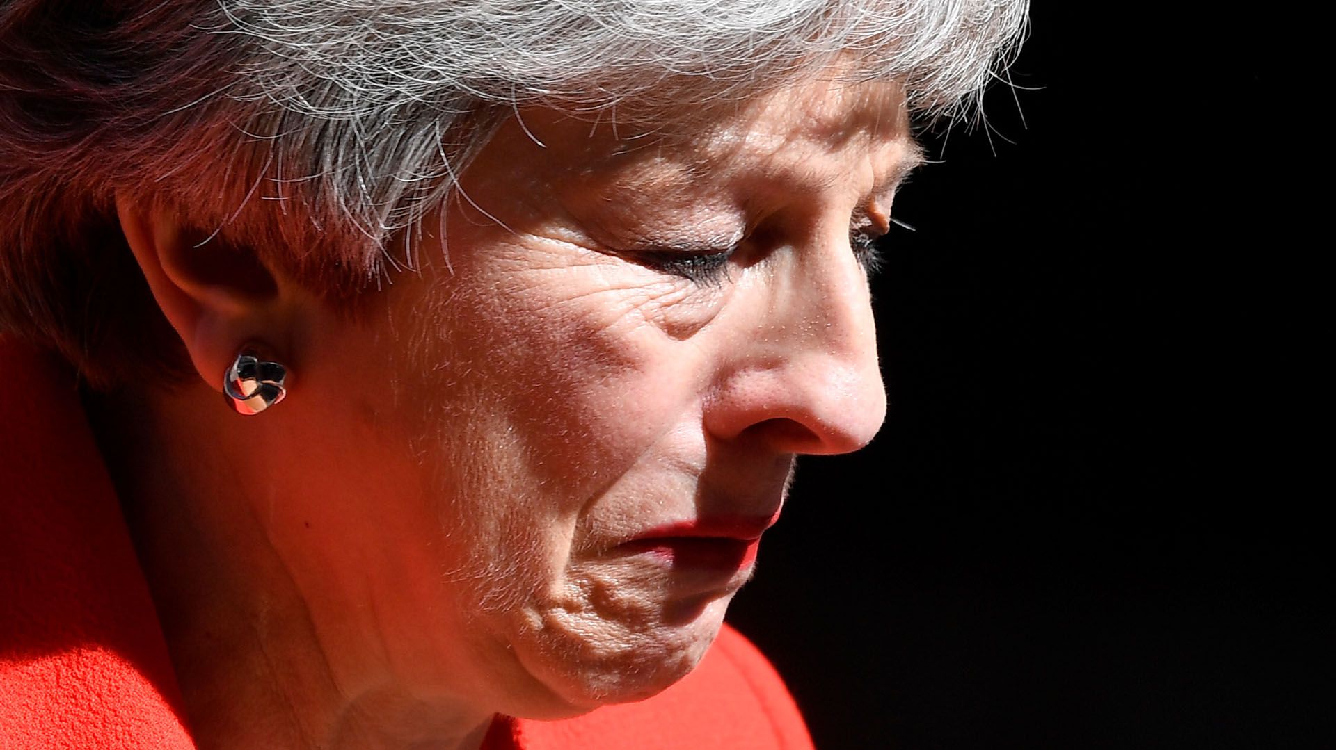 Theresa May no pudo contener sus lágrimas (REUTERS/Toby Melville)