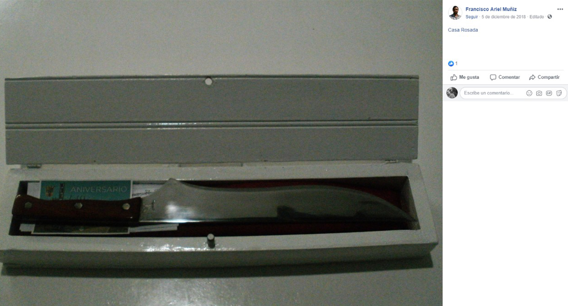 Las dos publicaciones de diciembre de 2018, cuando etiquetó a la Casa Rosada y mostró un cuchillo, sacado de una caja con la inscripción General Pinto y el logo del PRO