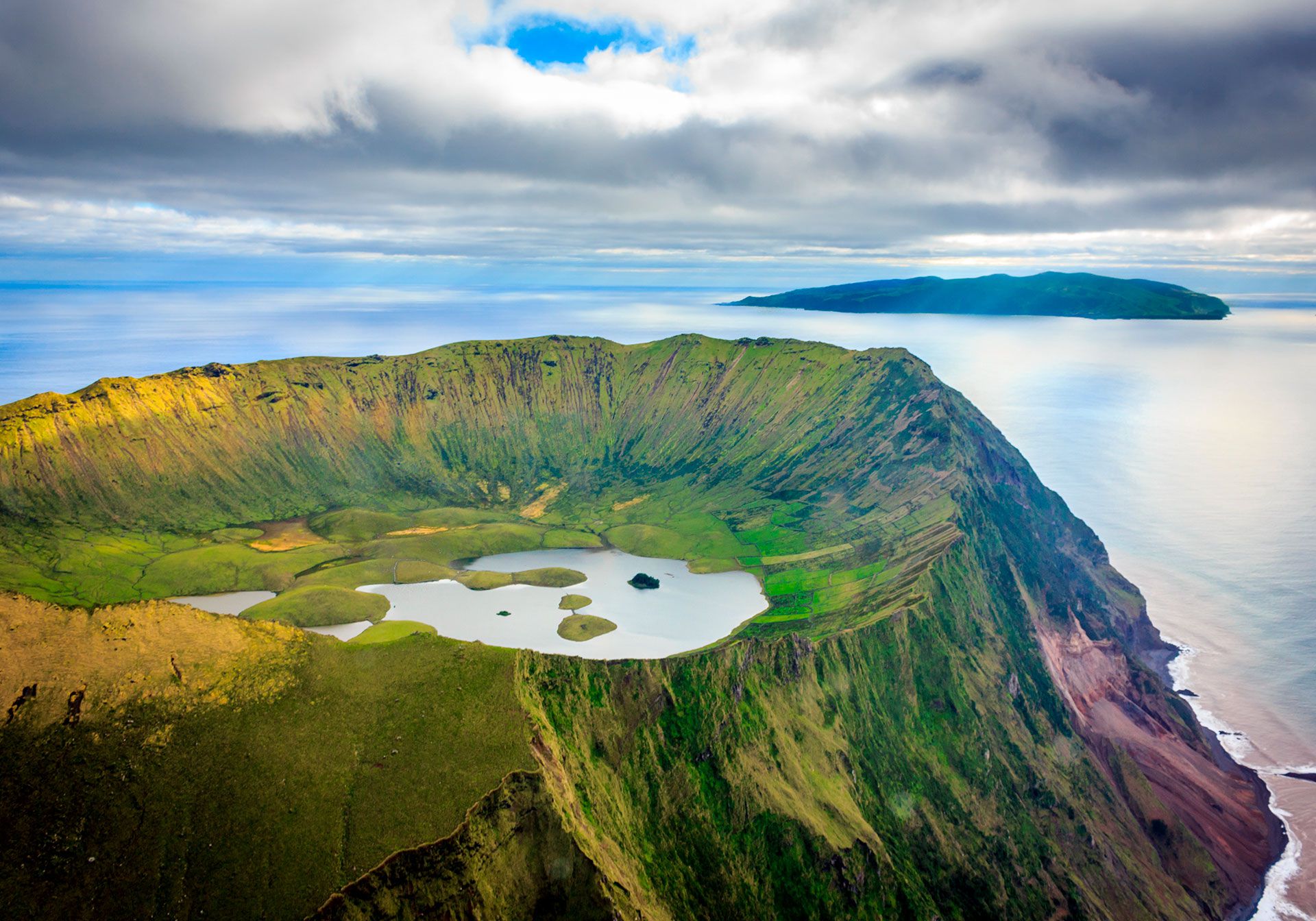 La UNESCO considera Patrimonio Mundial el Centro Histórico de Angra do Heroísmo, en la isla de Terceira desde 1983, y el Paisaje Vitivinícola de la isla de Pico desde 2004 (Shutterstock)