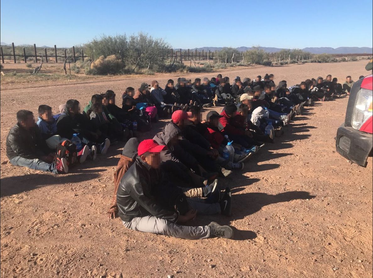 Casi 10.000 migrantes fueron detenidos en las tres estaciones de la Patrulla Fronteriza de Nuevo México desde el 1 de octubre, según las autoridades Foto: CBP Arizona