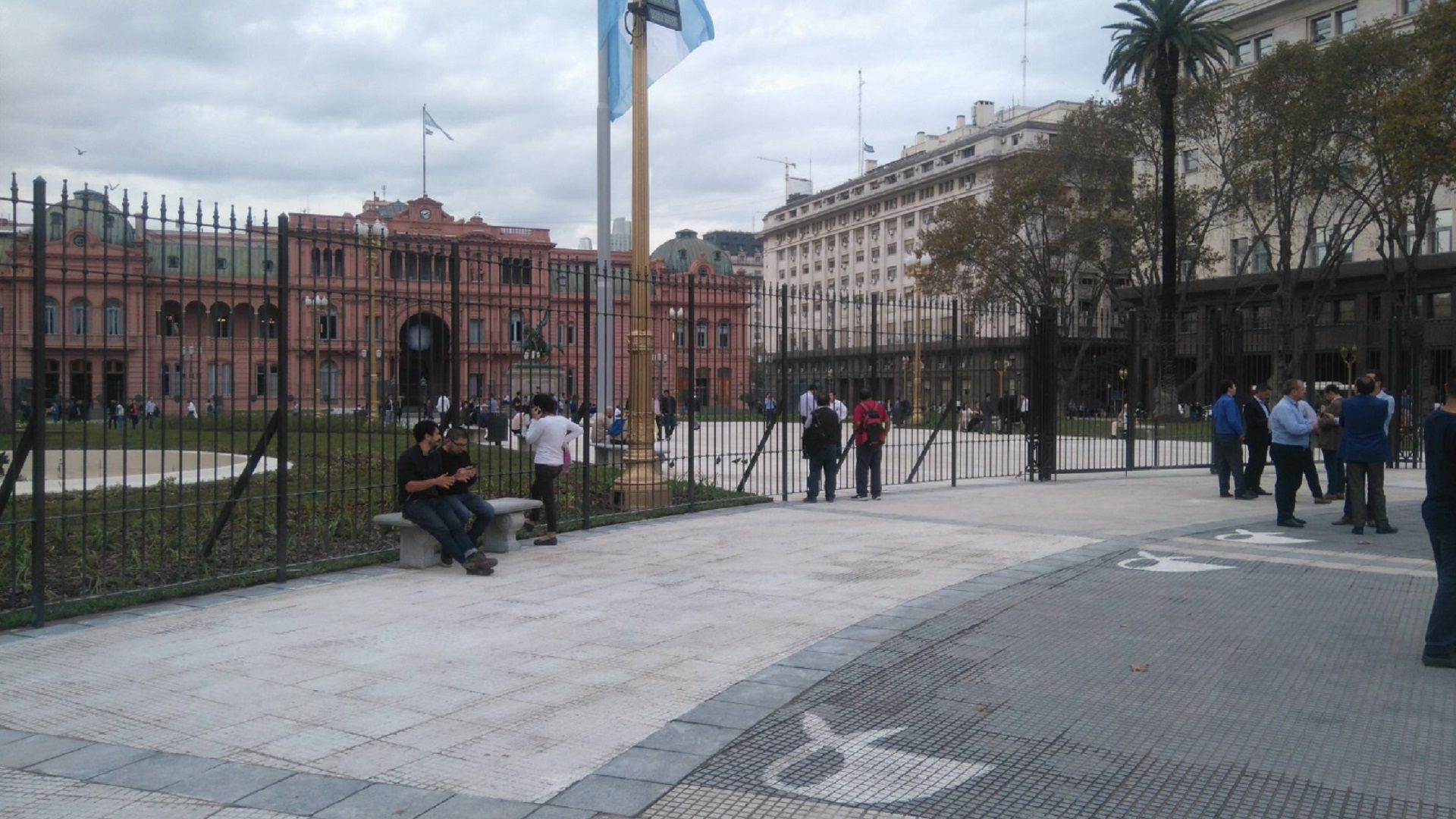 Rejas de Plaza de Mayo (foto: redes sociales)