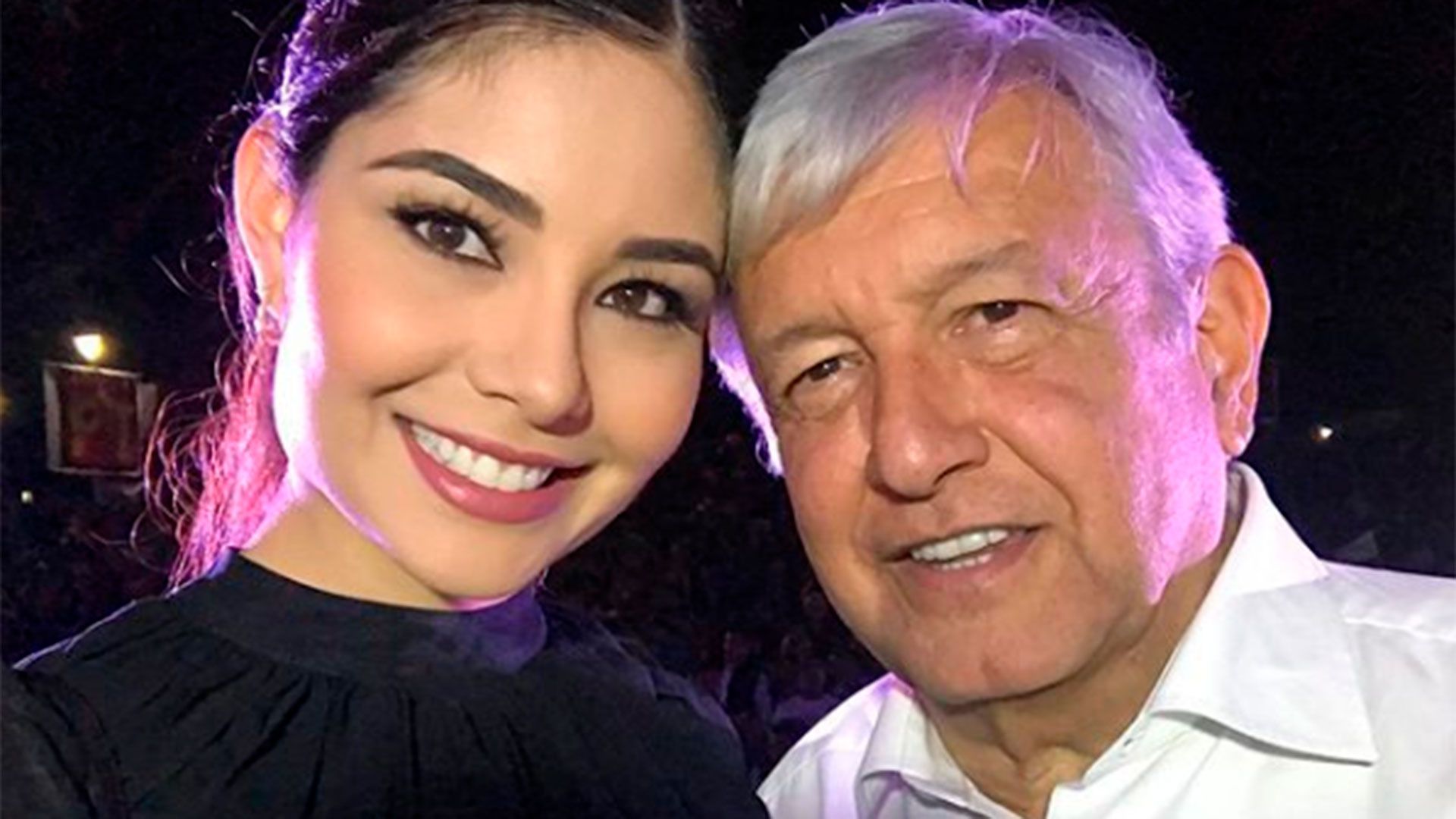 Geraldine Ponce, la diputada de Morena, en una selfie con el presidente mexicano Andrés Manuel López Obrador (Foto: Especial)