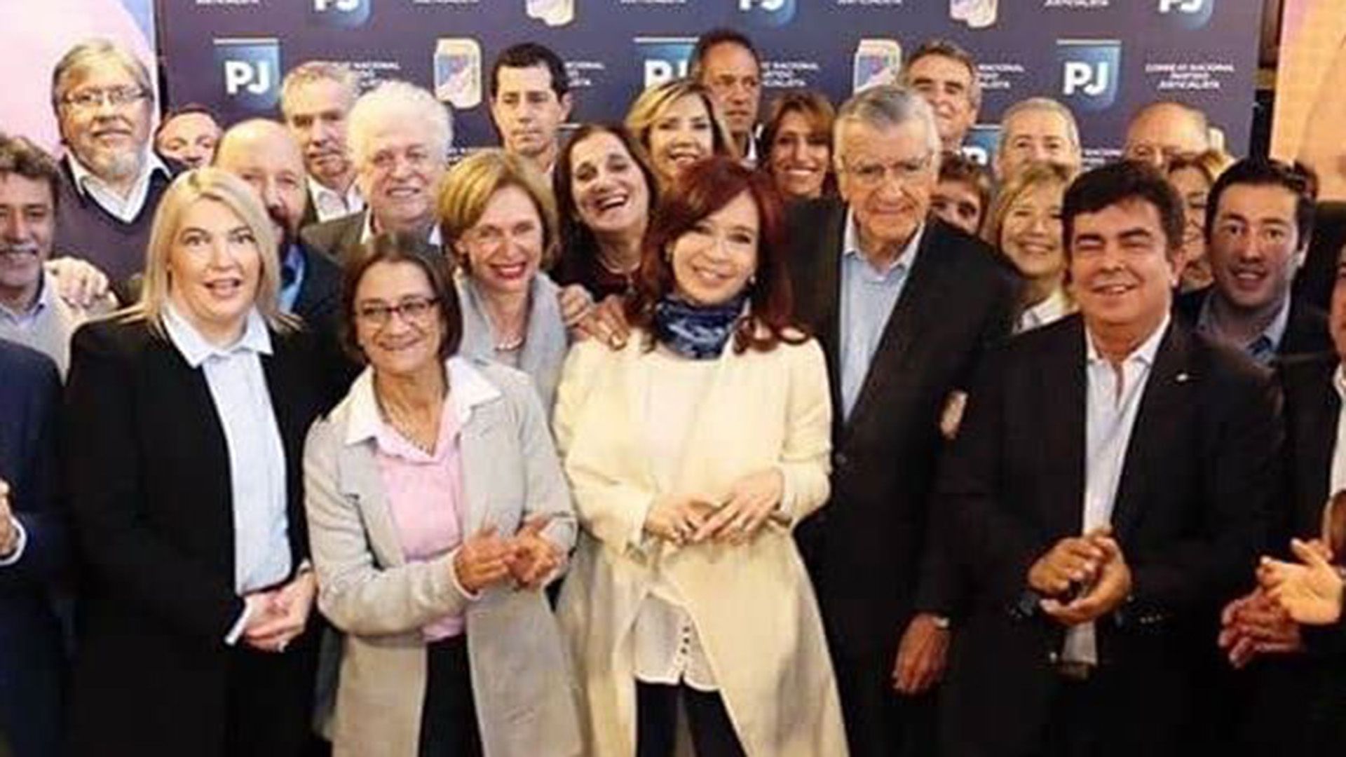 Hace un mes Cristina Fernández estuvo en Matheu 130. Scioli, vice del partido, al fondo