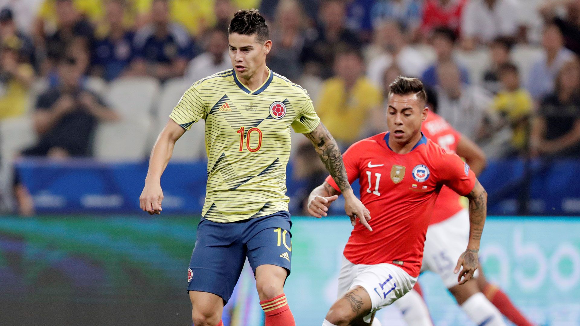 Colombia y Chile se enfrentan en la serie más atractiva de los cuartos de final (Reuters)