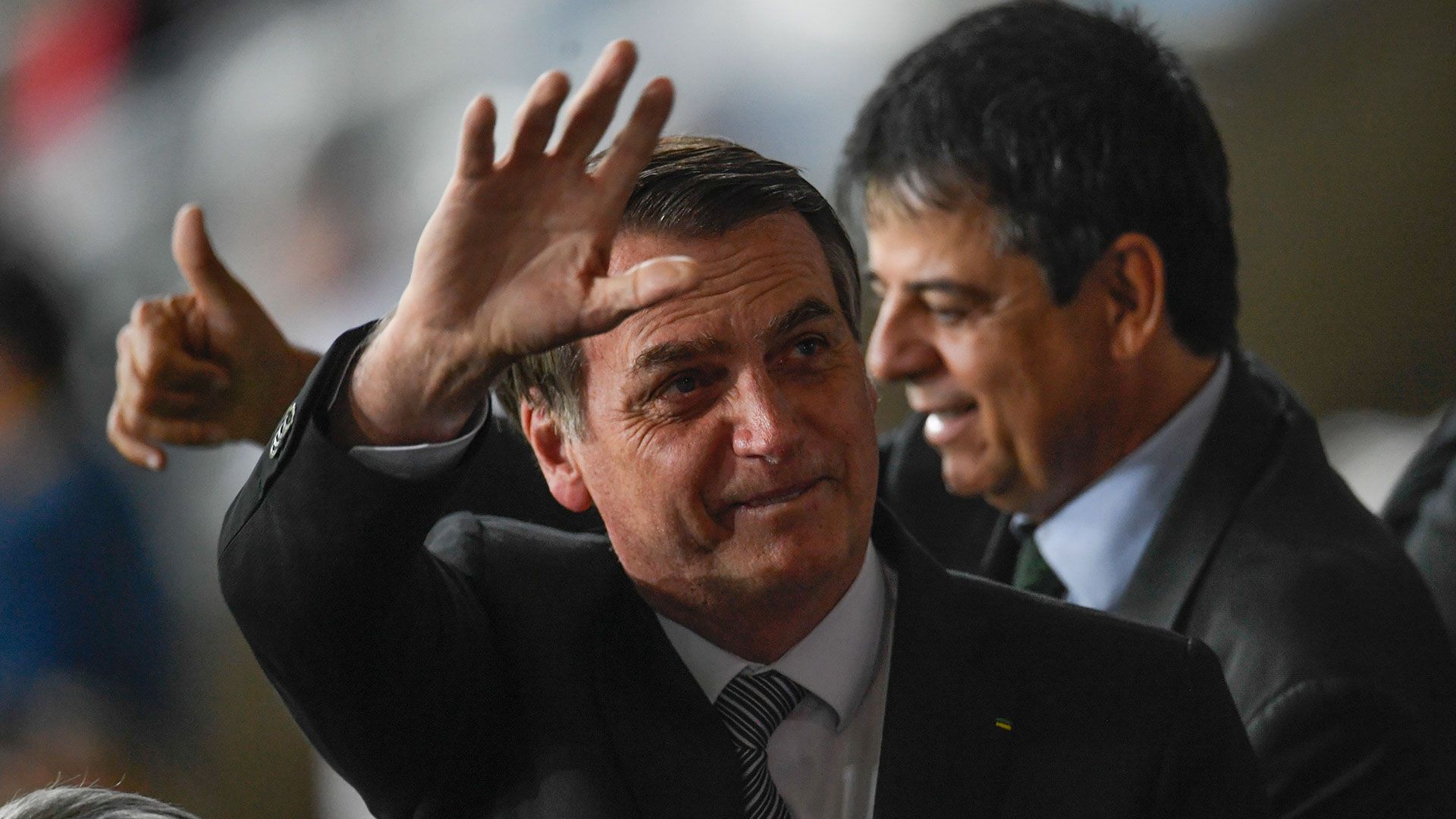 Bolsonaro celebró los goles de Brasil desde uno de los palcos (AFP)
