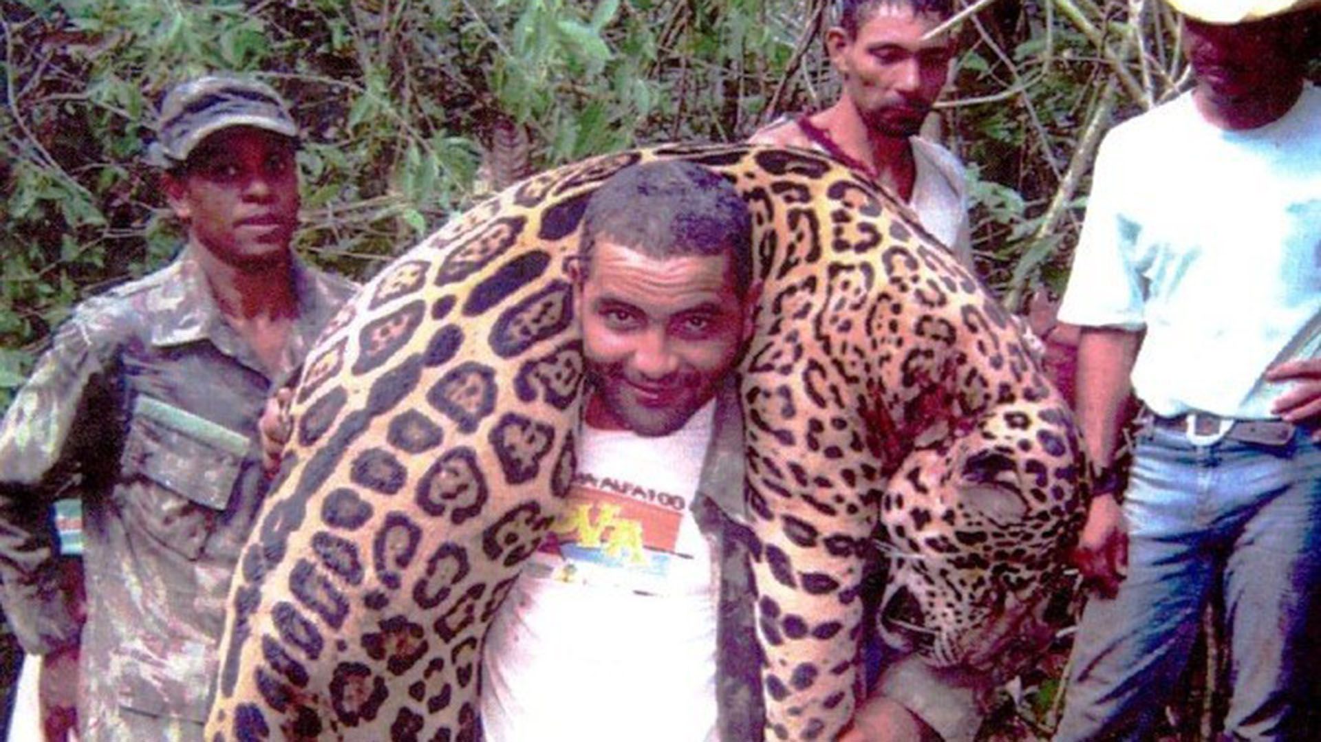La prensa brasileña publicó fotos del grupo de cazadores