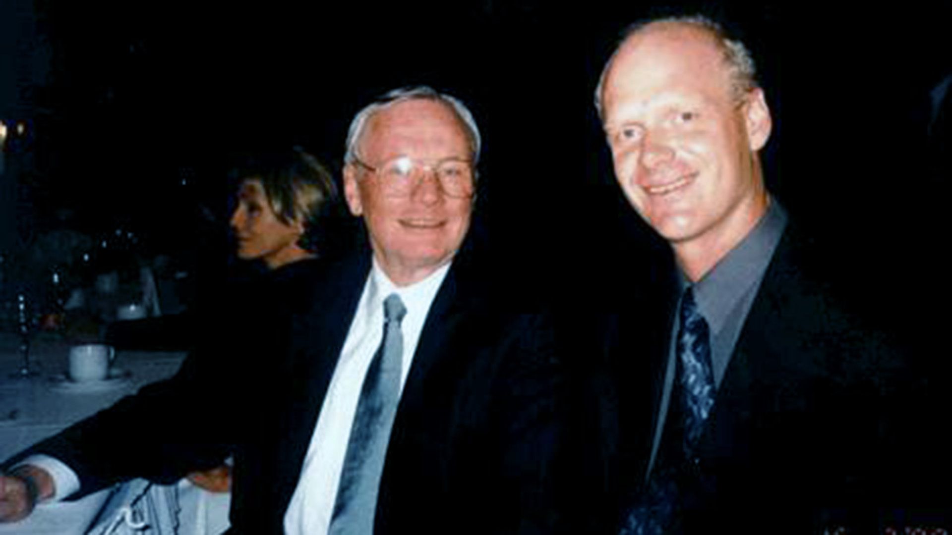 Junto con Neil Armstrong, a quien recibió en su visita a Chile en el año 2000. El piloto lo definió como una persona fascinante