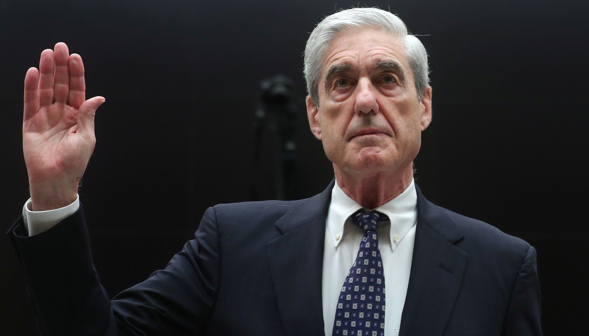 Mueller juramentó antes de testificar ante los congresistas (Reuters)
