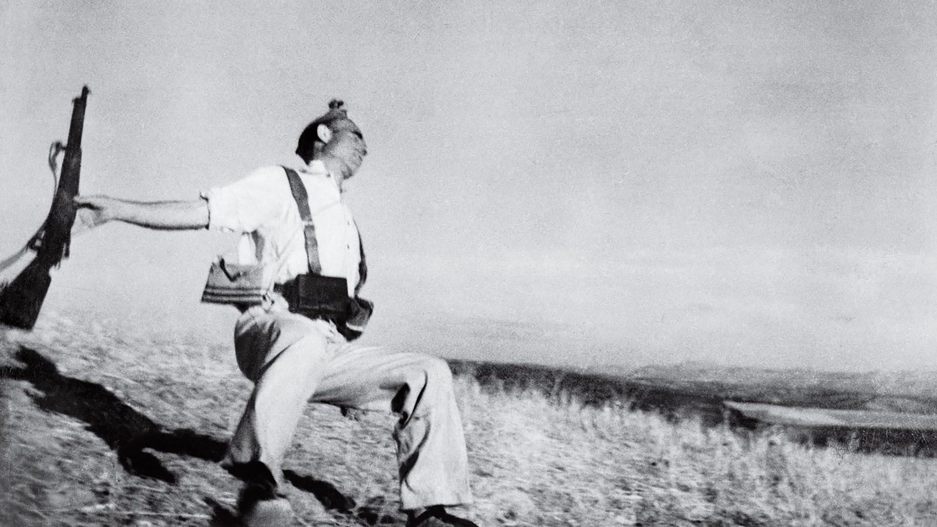 “Muerte de un miliciano”, una de las fotos más emblemáticas y controvertidas de Robert Capa