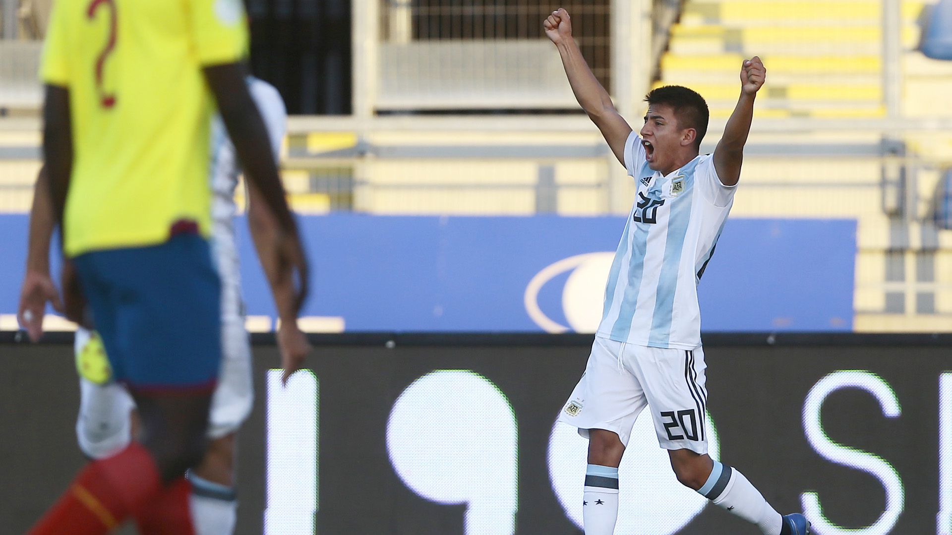 Thiago Almada festeja el gol que convirtió en el Sudamericano Sub 20 (Foto Baires)