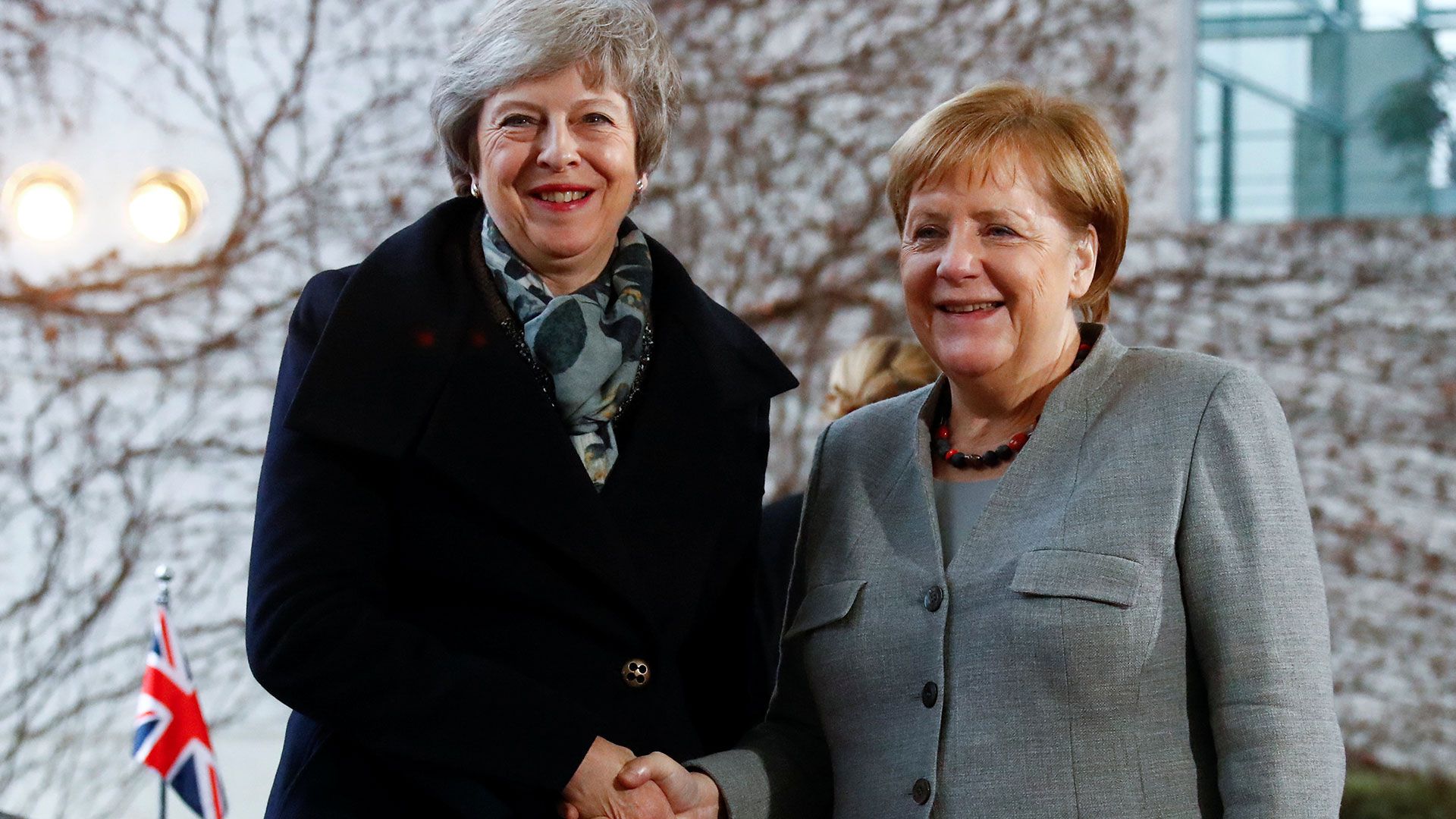 La ex Primera Ministra británica Theresa May, recibida por la Canciller alemana Angela Merkel el 11 de diciembre de 2018, en uno de sus intentos fallidos de negociar el acuerdo de salida (Reuters)