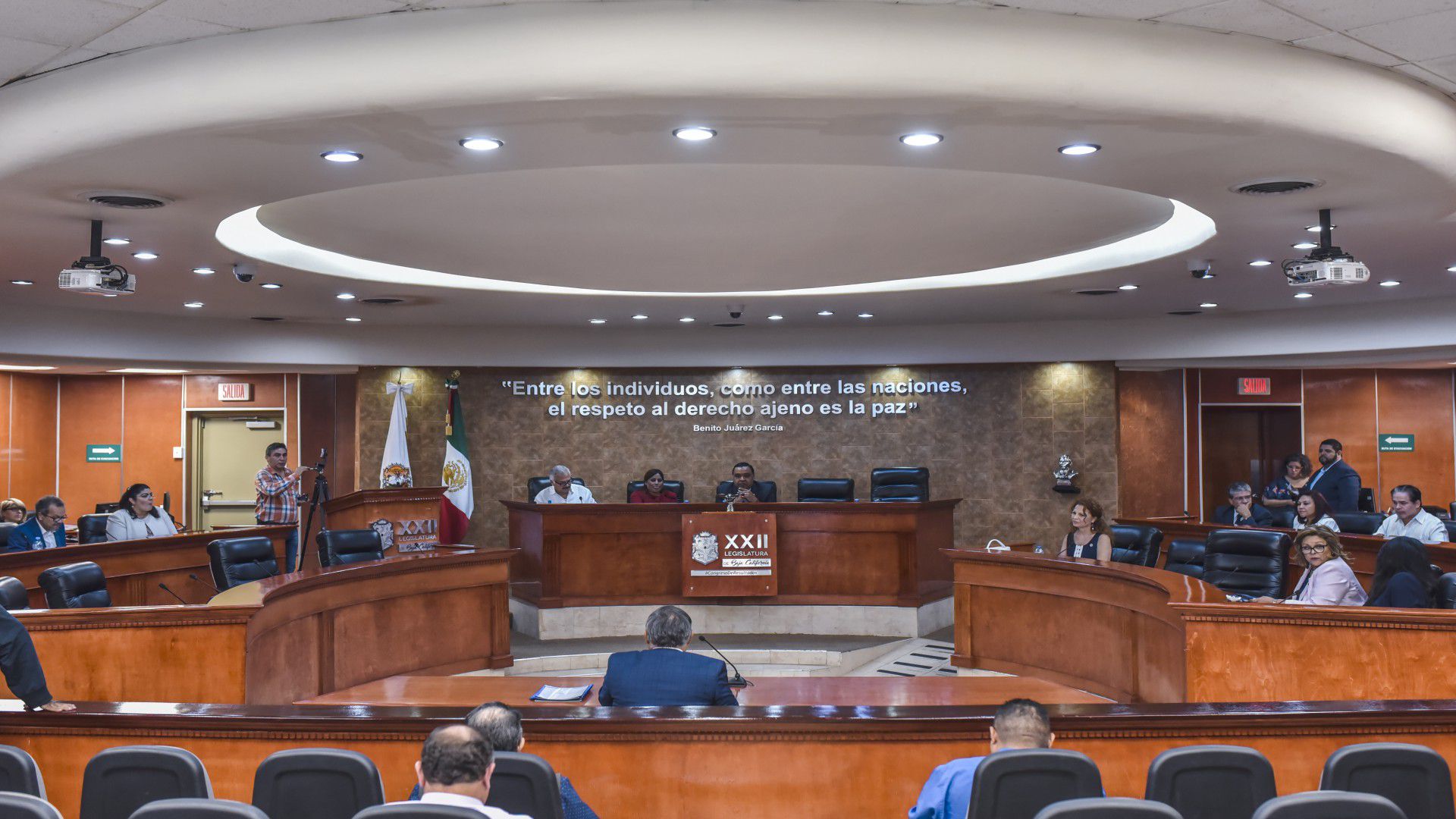 Diputados del Congreso de Baja California votaron a favor de la ampliación del periodo del gobernador electo de madrugada (Foto: Cuartoscuro)