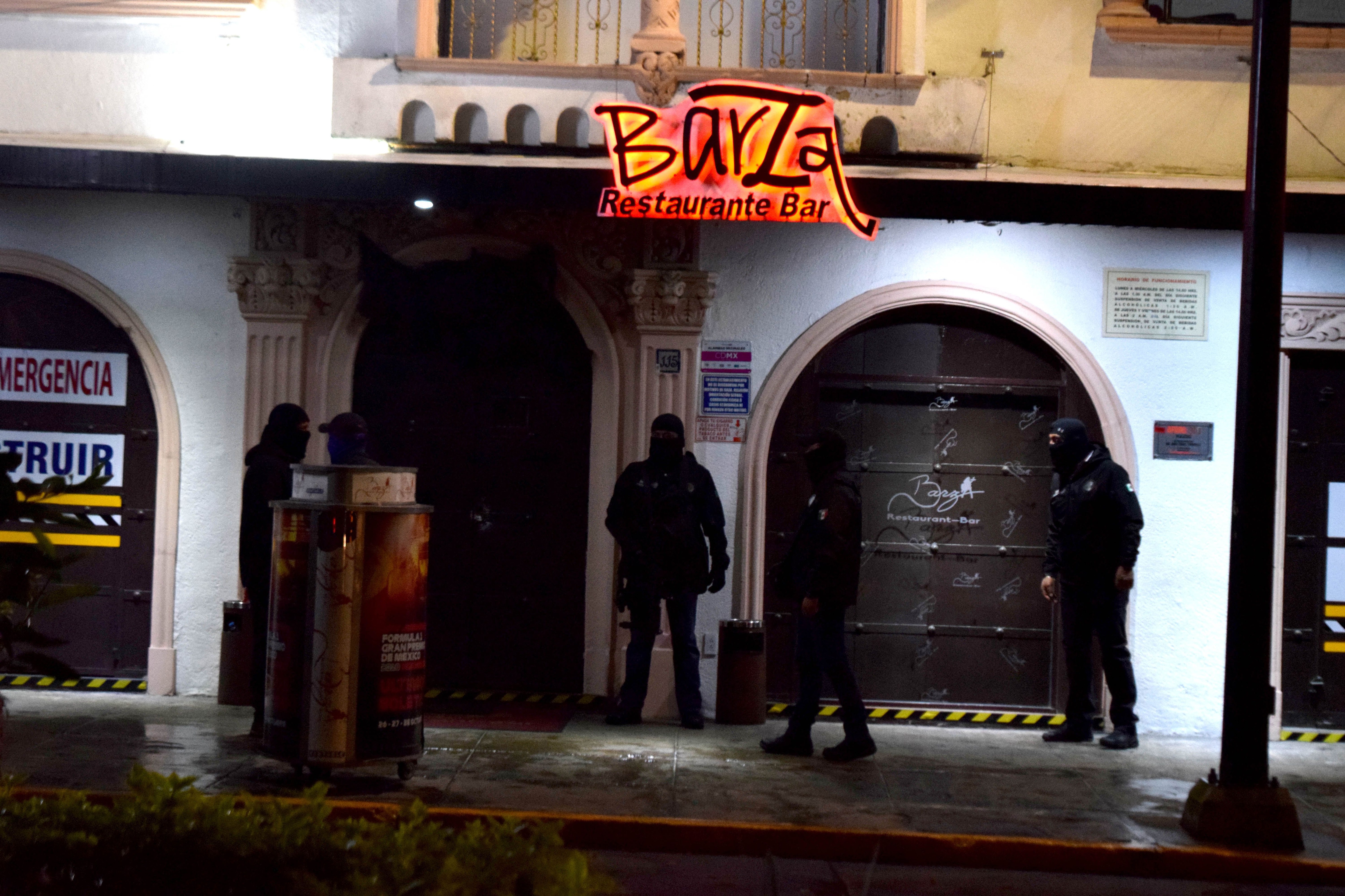 El cobro de piso en algunos restaurantes y comercios de la Ciudad de México, es uno de los principales “negocios” de la Unión Tepito. Aquí un bar de la colonia Condesa (FOTO: LUIS CARBAYO /CUARTOSCURO.COM)