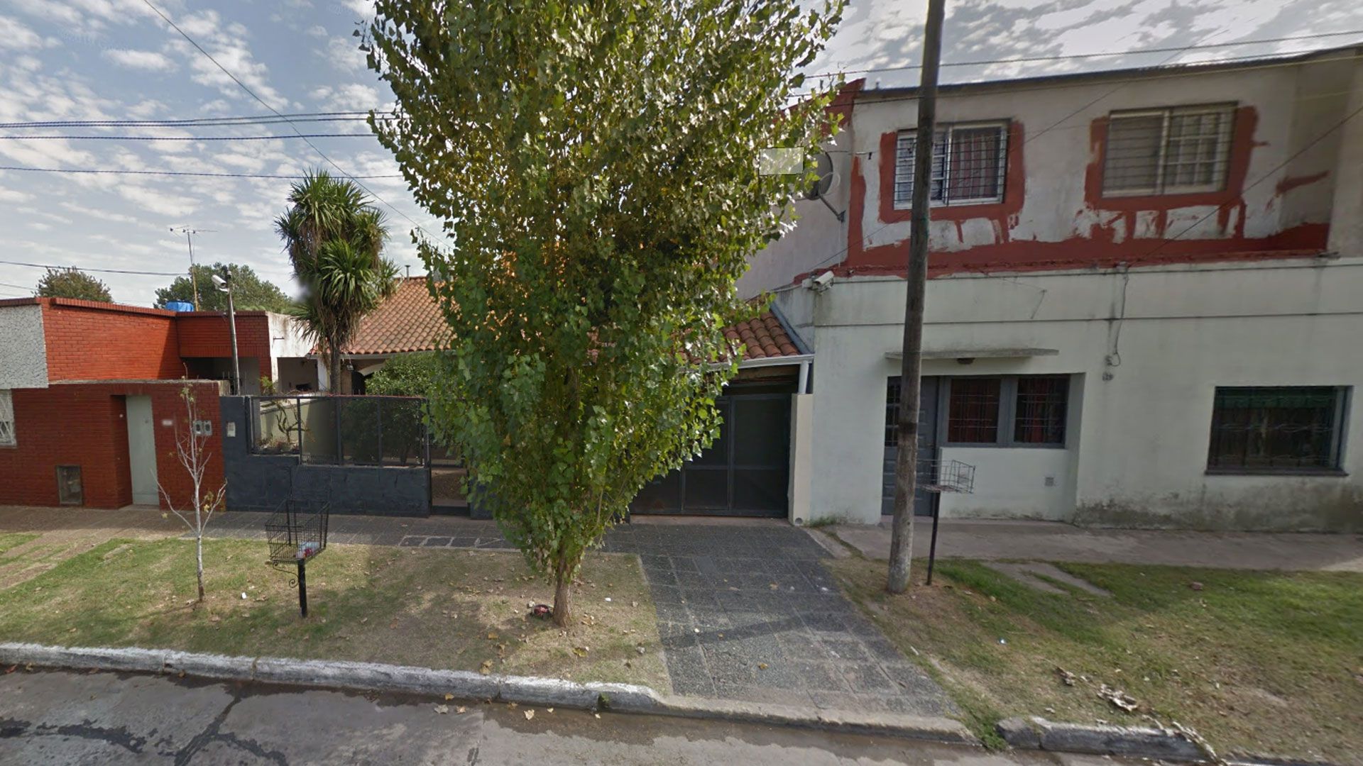 La vereda de la casa de Liniers 979 donde ocurrió el robo al ex intendente de Quilmes