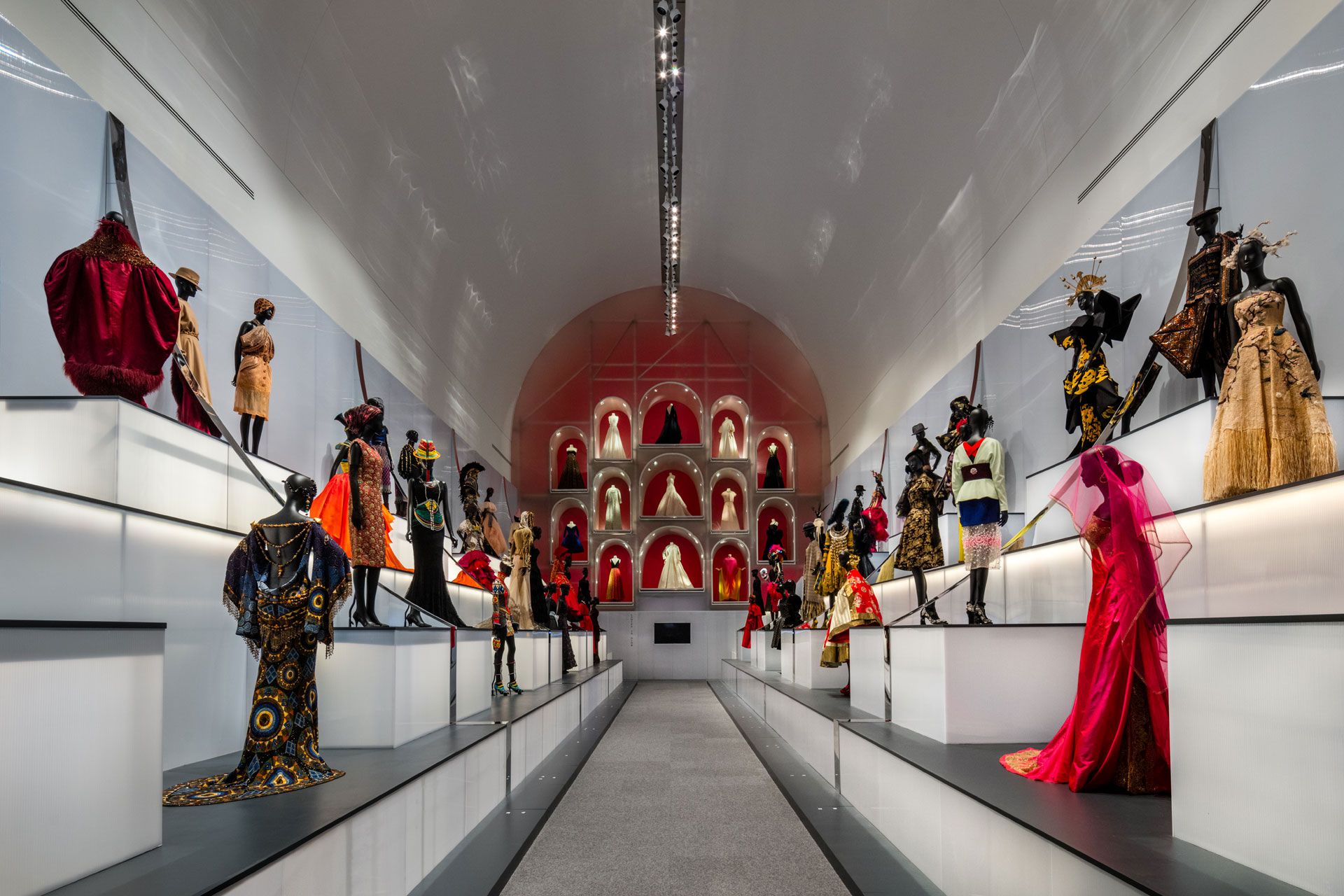 “Dior, de París al mundo”, la expo de moda que llegó a Dallas para dejar impactado al mundo fashionista (James Florio)