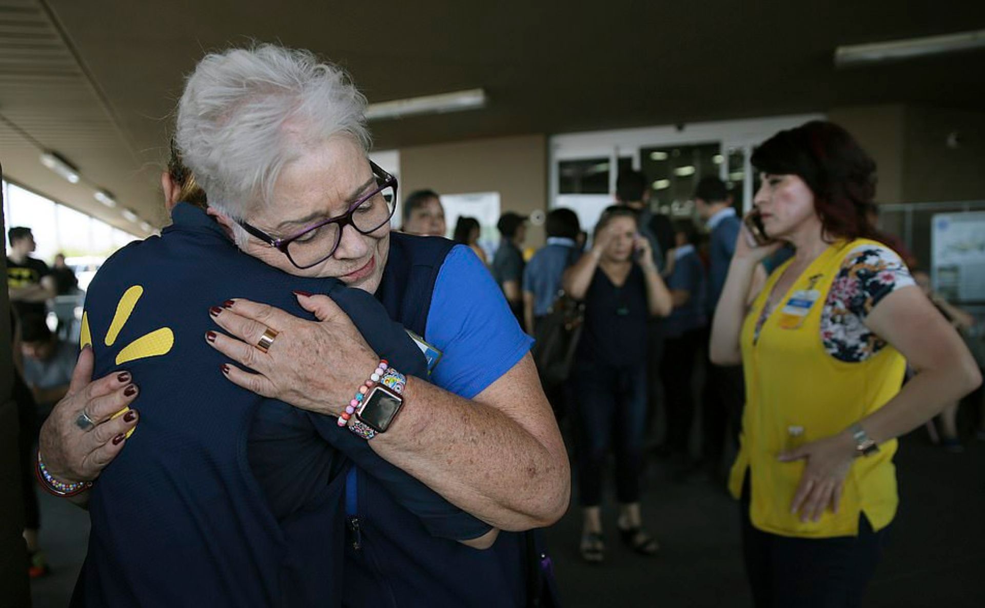 Las personas quedaron conmocionadas tras el atentado (Foto: AP)