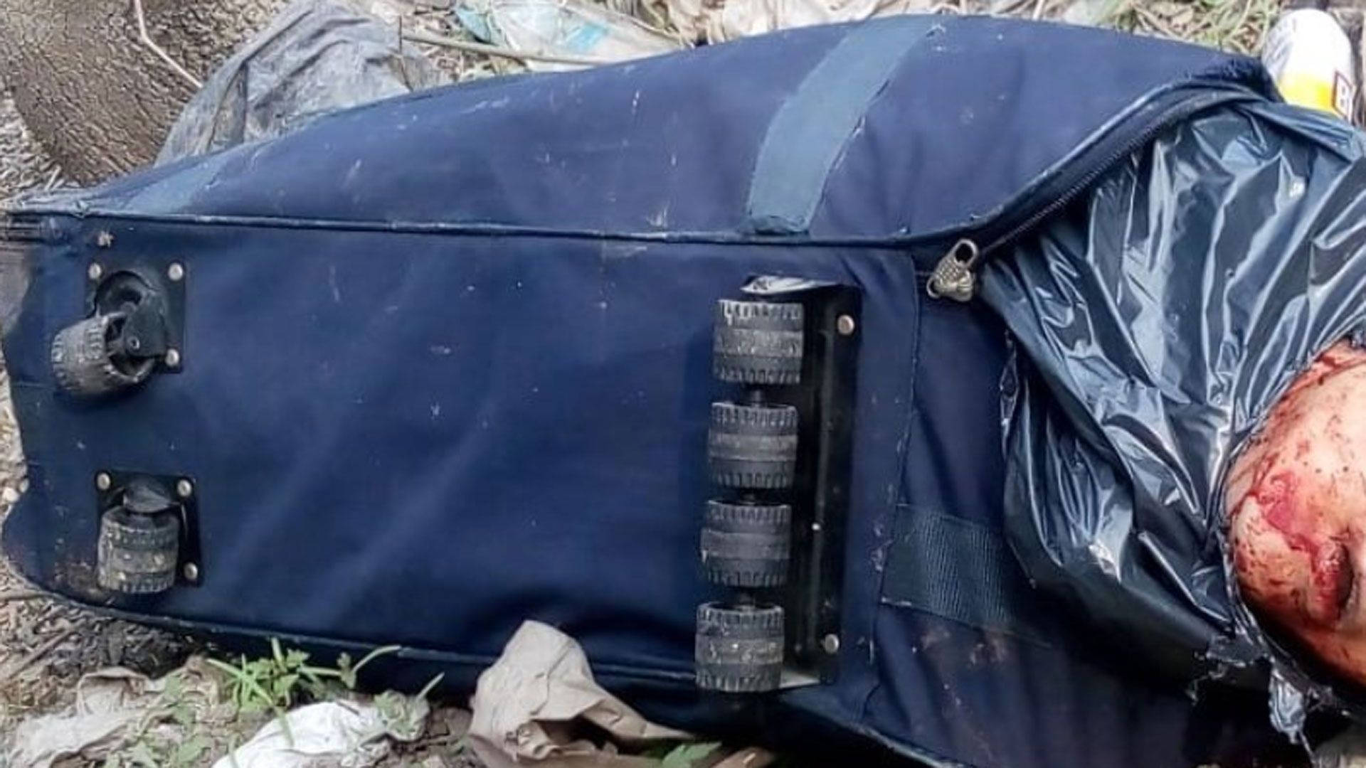 El cuerpo de un hombre con rasgos orientales dentro de una valija fue hallado por dos indigentes en Tristán Suarez