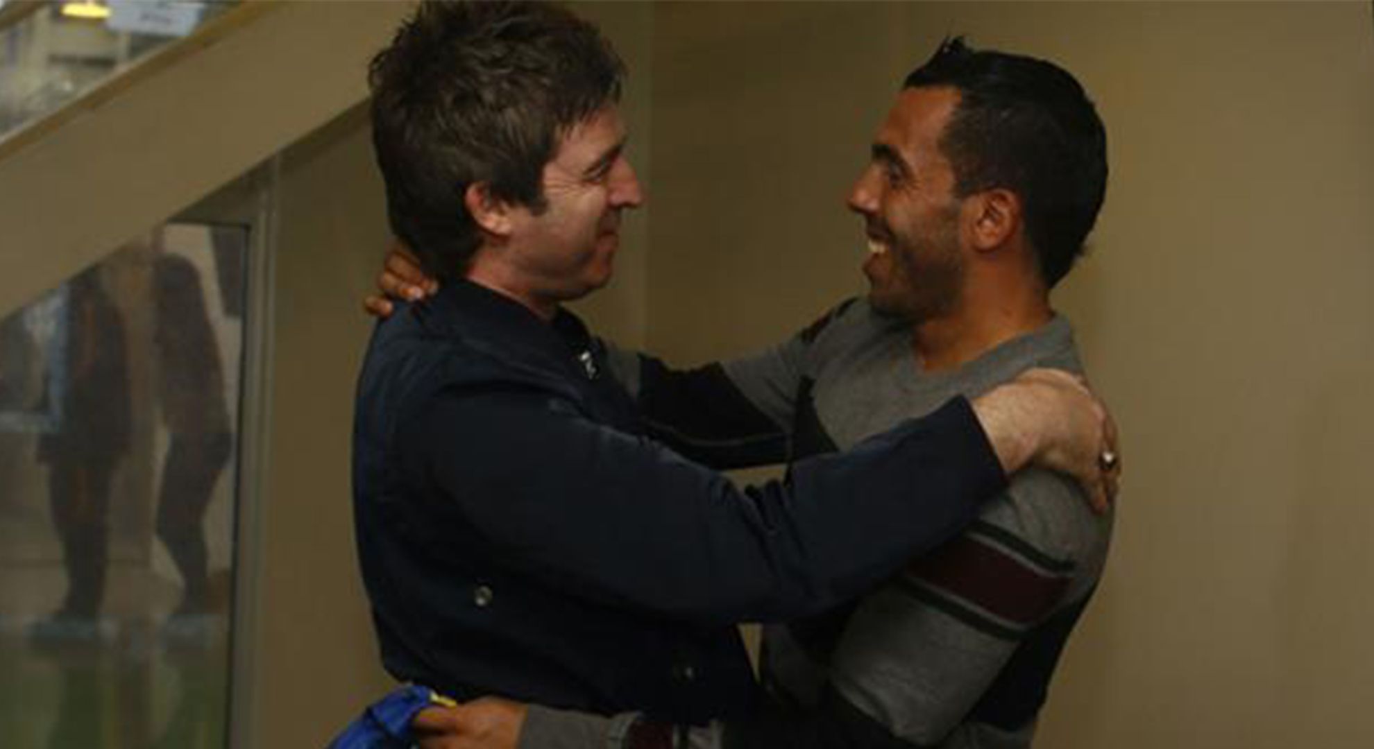 El cantante Noel Gallagher construyó una buena relación con Carlos Tevez, quien jugó en el City entre 2009 y 2013. “Amo a Tevez. Cada vez que voy a Argentina lo veo”, dice el ex Oasis