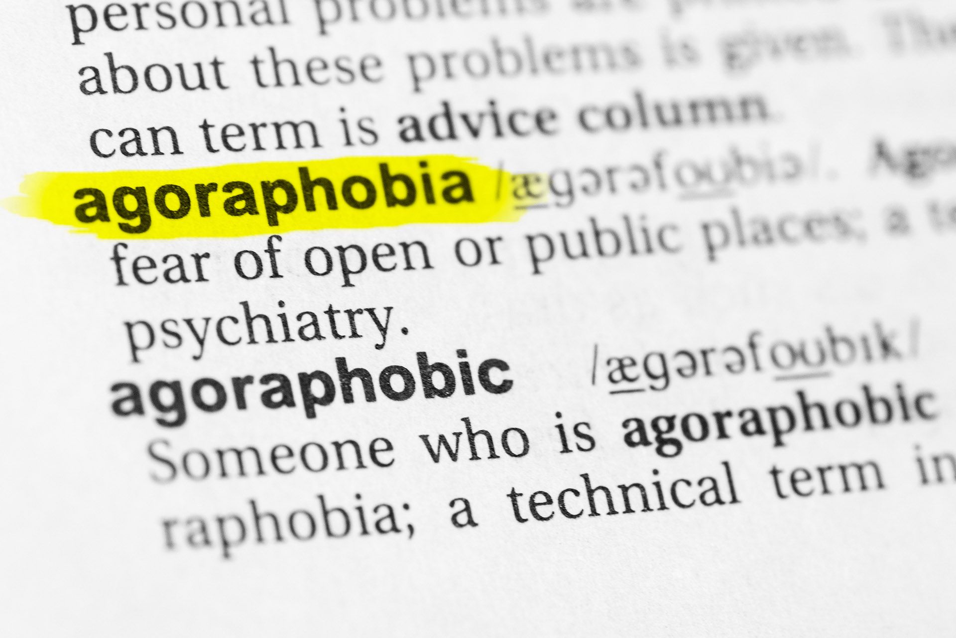 Como es el caso de la mayoría de los otros trastornos de ansiedad, se han sugerido múltiples teorías y factores contribuyentes al desarrollo de la agorafobia (Shutterstock)