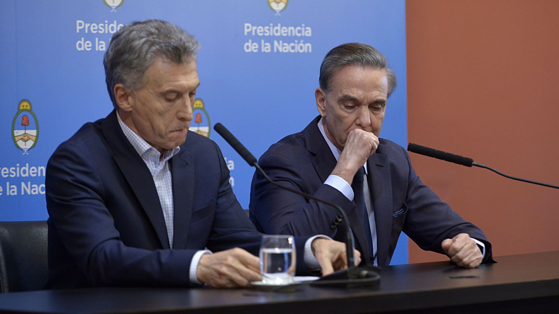 El presidente Macri, junto al senador Picchetto, su compañero de fórmula. (Gustavo Gavotti)