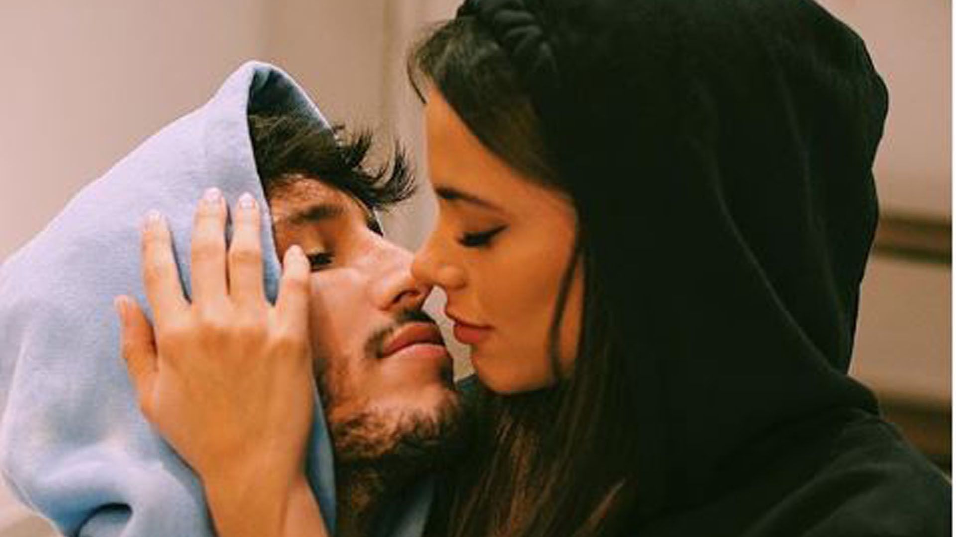 Sebastián Yatra y Tini Stoessel blanquearon su noviazgo con esta imagen (Foto: Instagram)