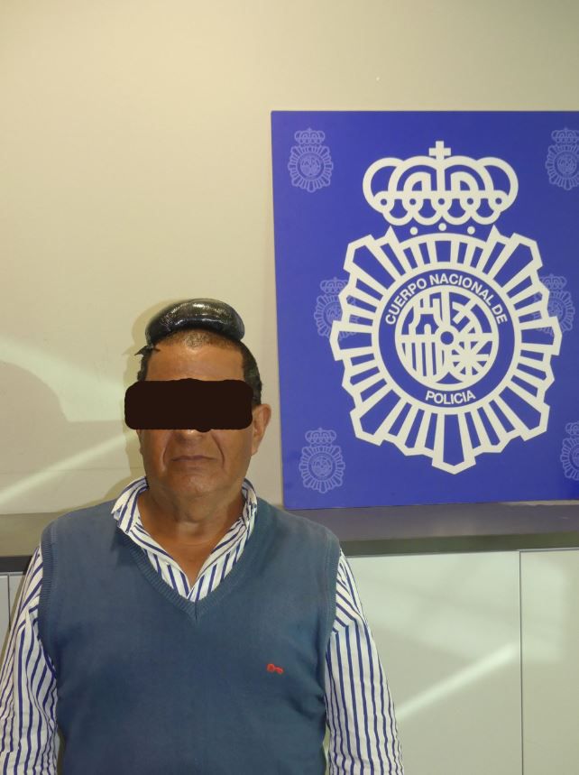 El viajero o “mulero”, como fue identificado por las autoridades por transportar drogas, llegó a Barcelona en un vuelo procedente de Bogotá, Colombia. (Foto: Policía Nacional)