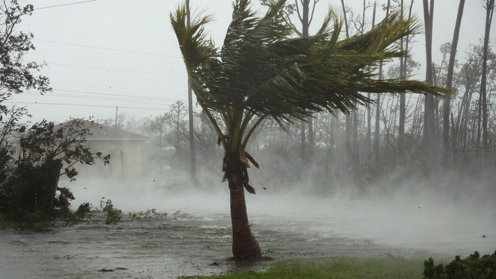 El huracán Dorian tuvo un paso arrollador por Bahamas (AP)