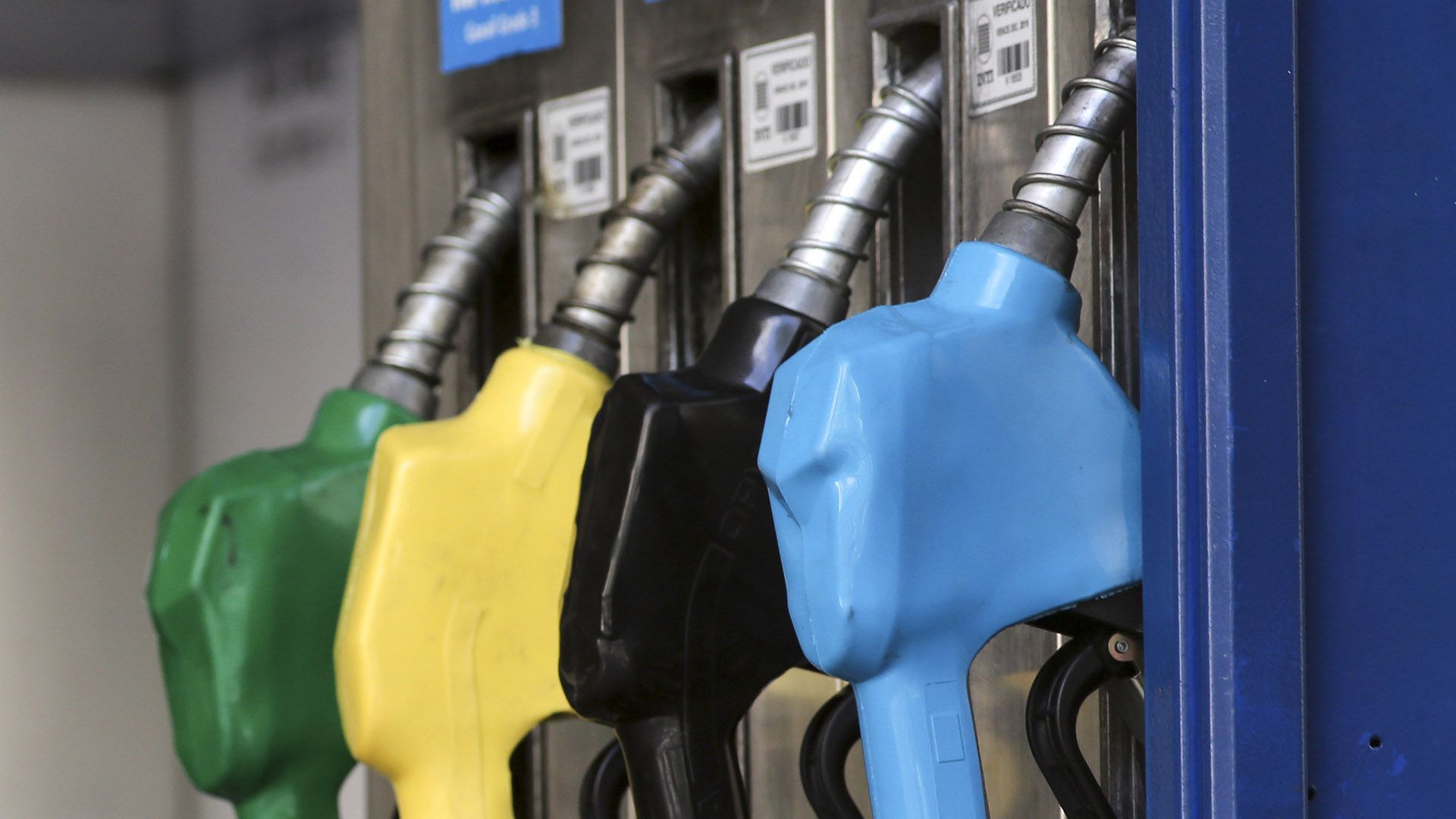 Los combustibles mantendrán sus precios congelados hasta noviembre