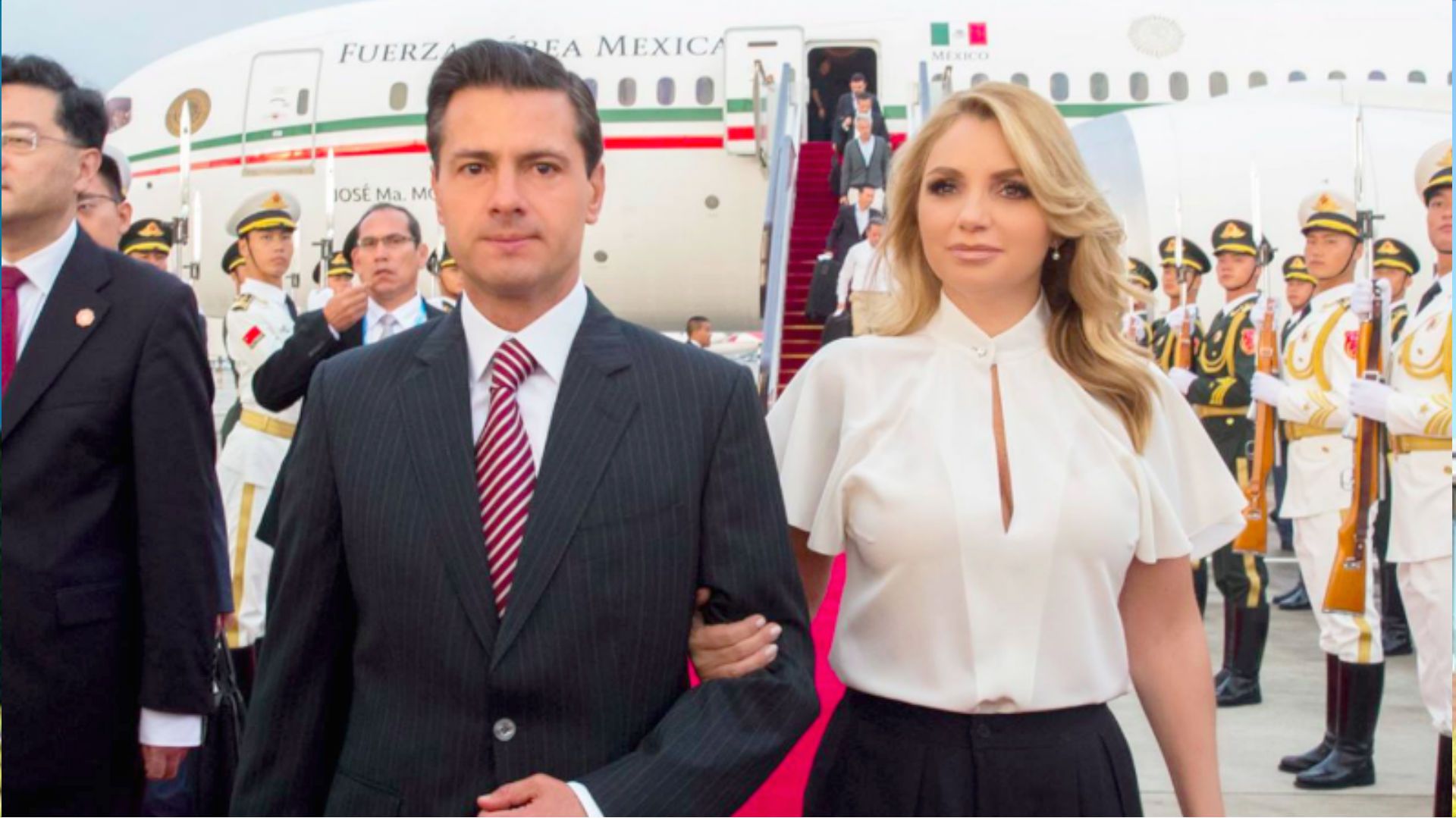 En el viaje a Francia en julio de 2015, Peña Nieto estuvo acompañado por su esposa y otras 143 personas (Foto: Facebook EnriquePN)
