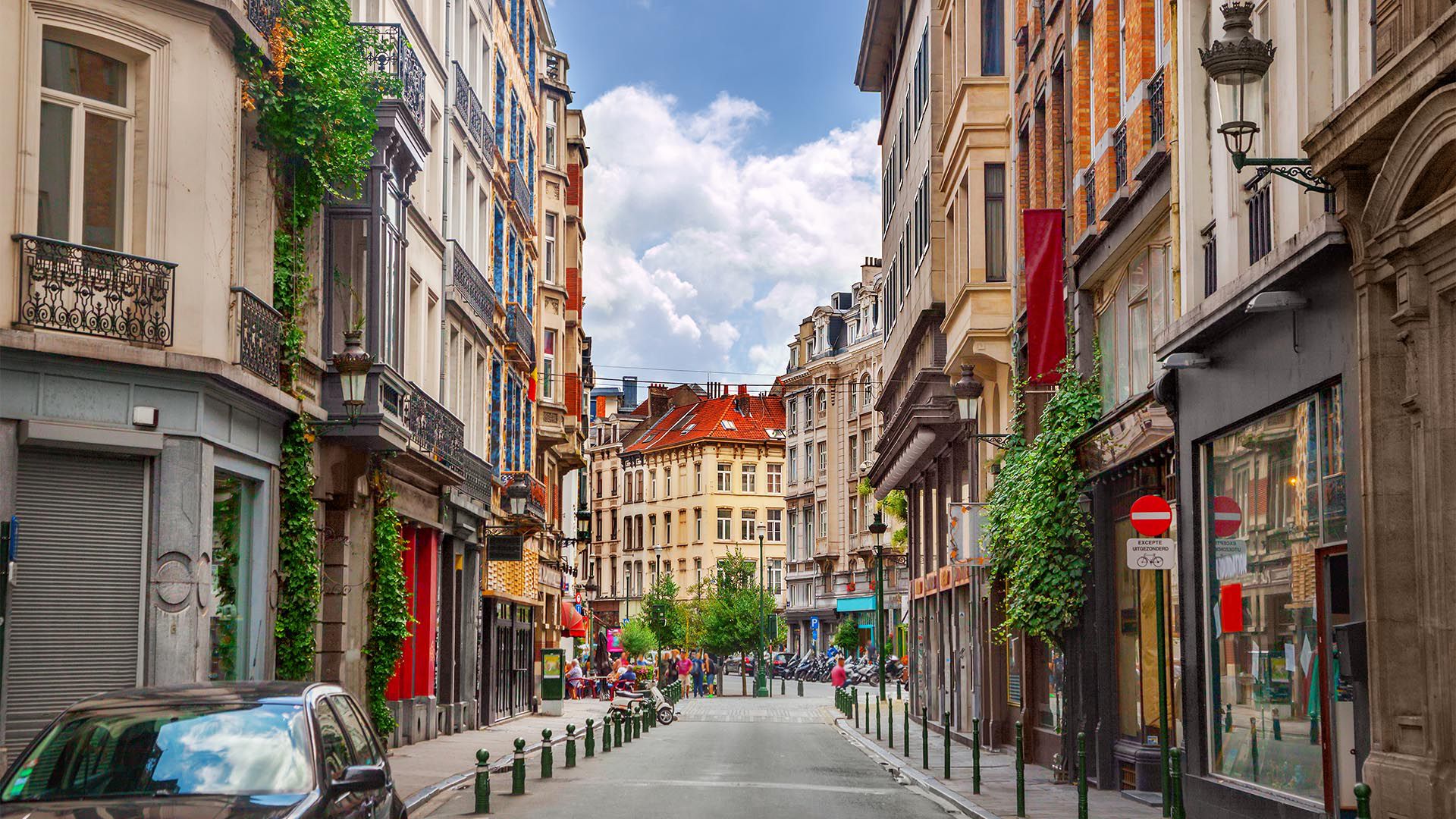 Bruselas es una ciudad segura para los turistas. El principal riesgo es el delito menor y los carteristas en el metro o en las estaciones de tren