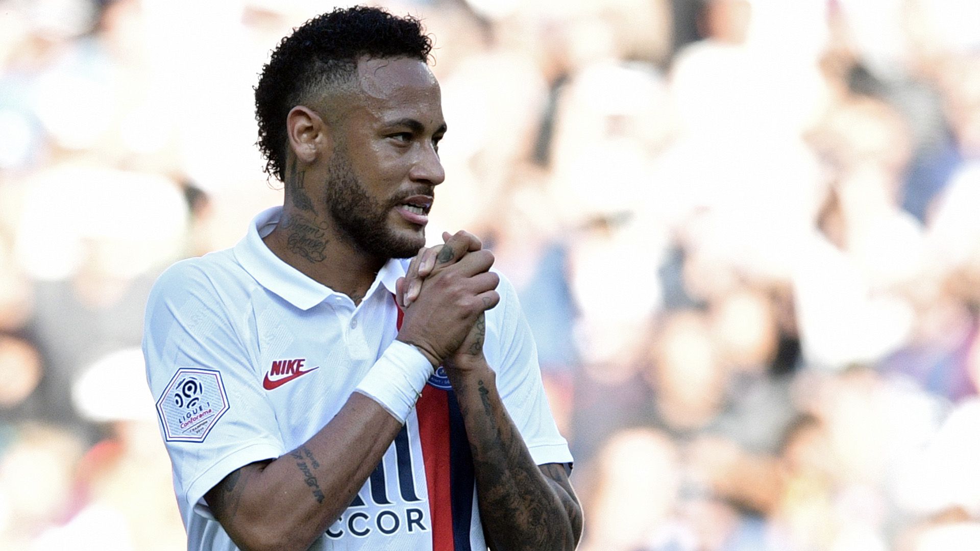 Neymar tuvo un recibimiento hostil en su primer partido en cuatro meses con el Paris Saint-Germain (AFP)