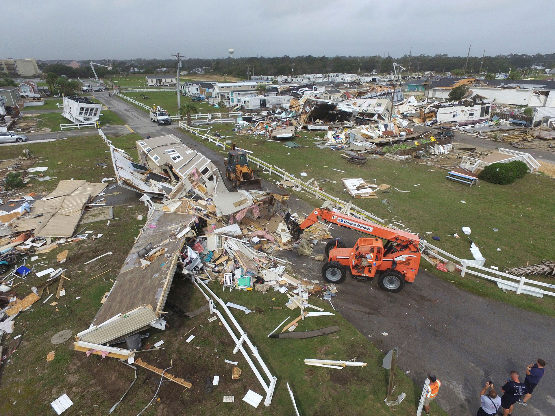 El huracán Dorian tocó tierra en el cabo Hatteras, en Carolina del Norte (AP)