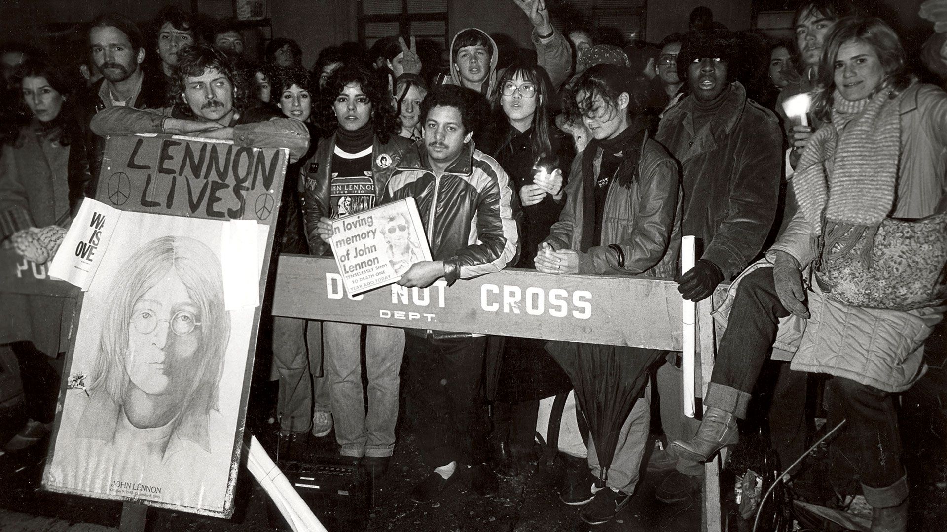 Fans de los Beatles dwspiden a Lennon (Grosby Group)
