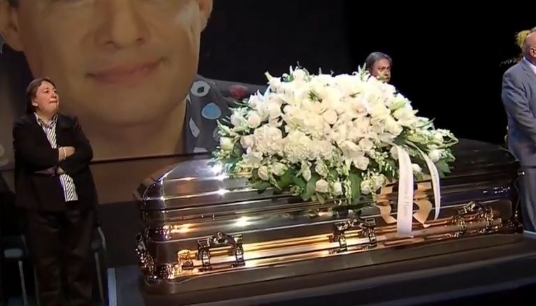 Laura Núñez en el homenaje a José José