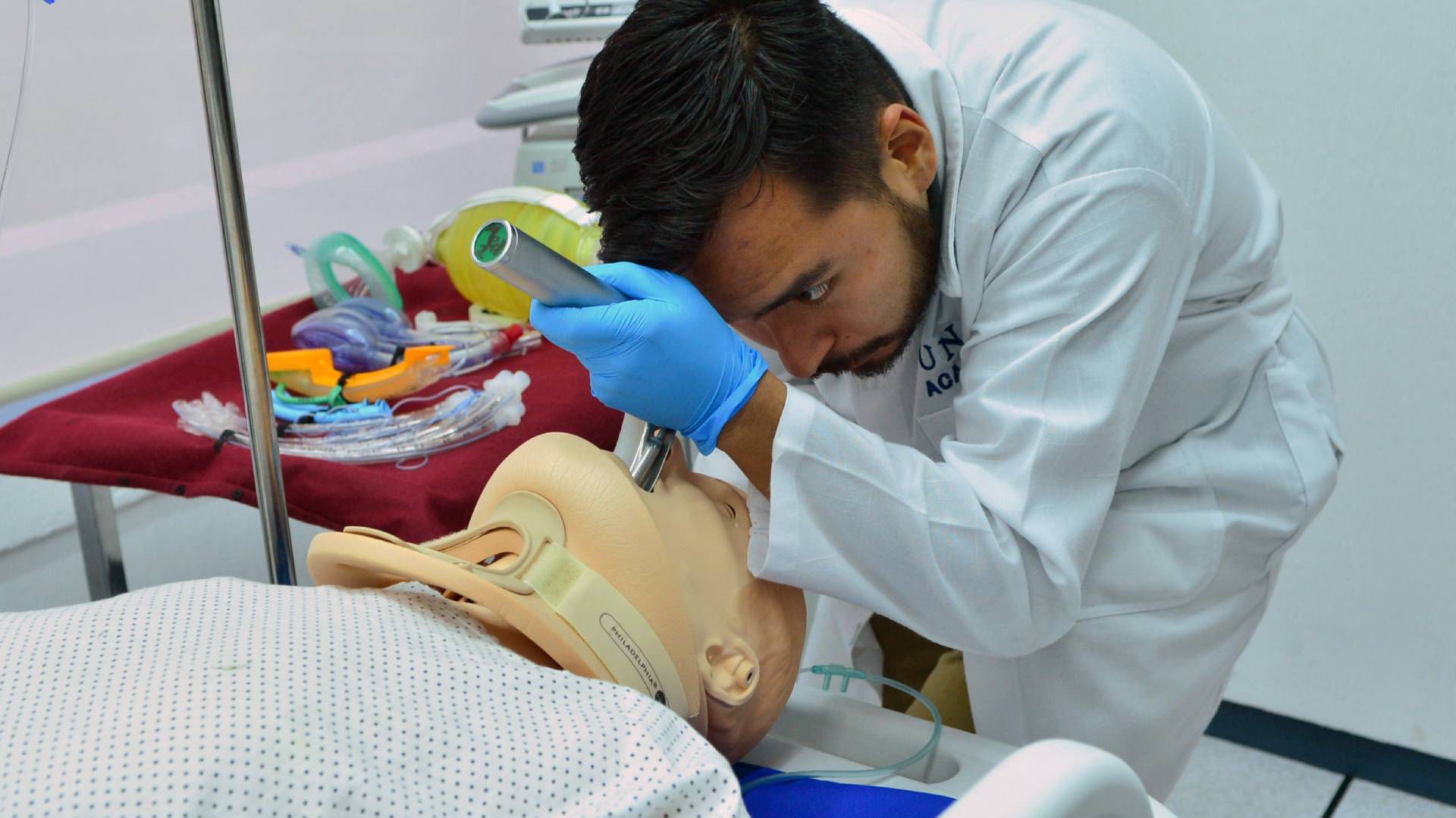 Estudiantes de medicina en México enfrentan una prueba para poder estudiar una especialidad (Foto: Cuartoscuro)