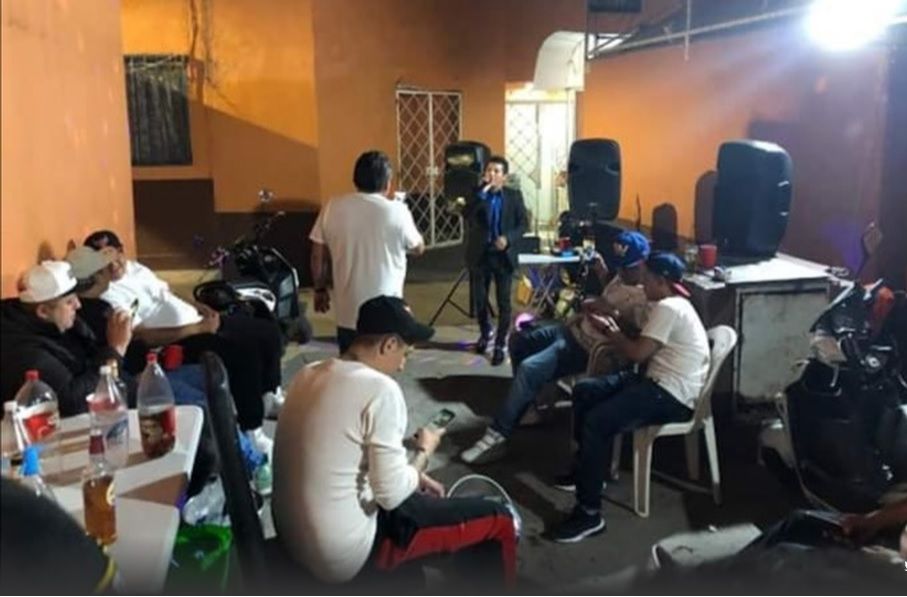 Los liberados del mega operativo realizado en Tepito aseguraron que ellos solo estaban conviviendo en una fiesta cuando llegó la policía y se los llevó a la fuerza Foto: (Especial) 