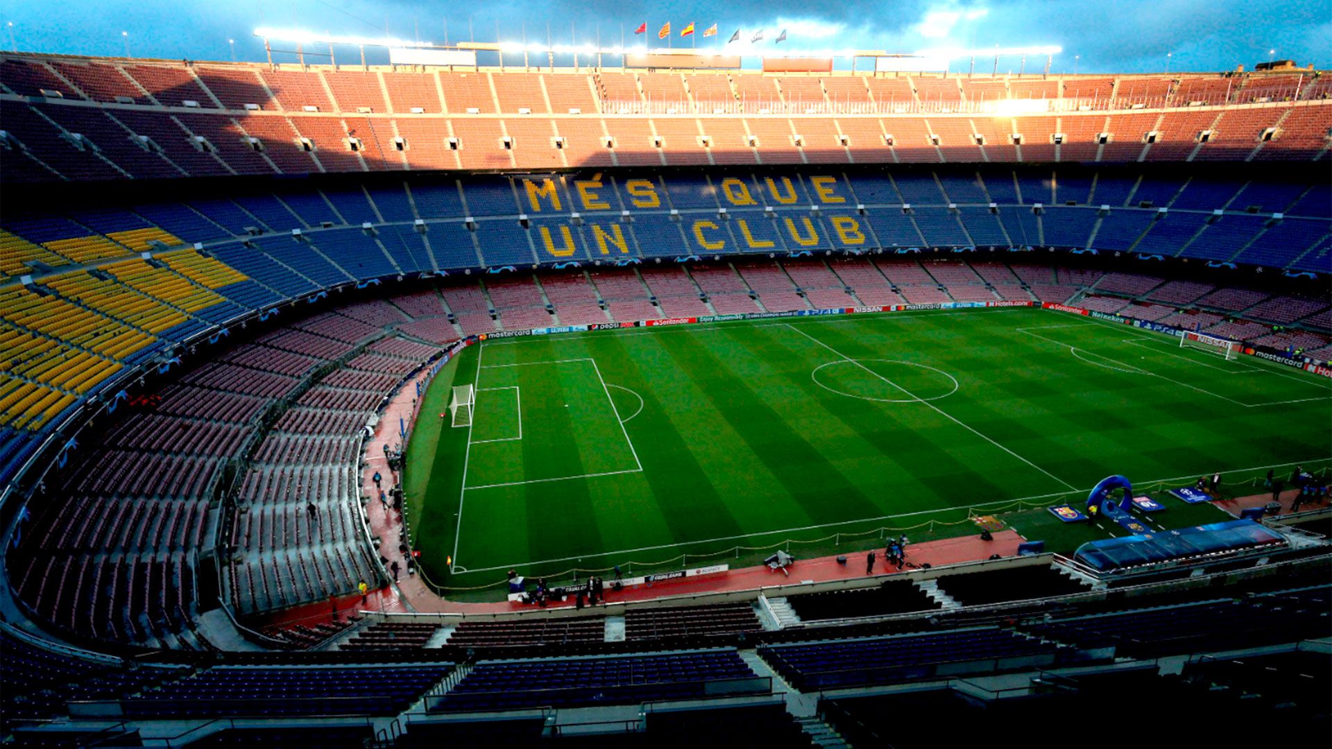 La construcción del Camp Nou y de La Masía se decidió en una Asamblea convocada por el presidente Agustí Montal el 14 de noviembre de 1950