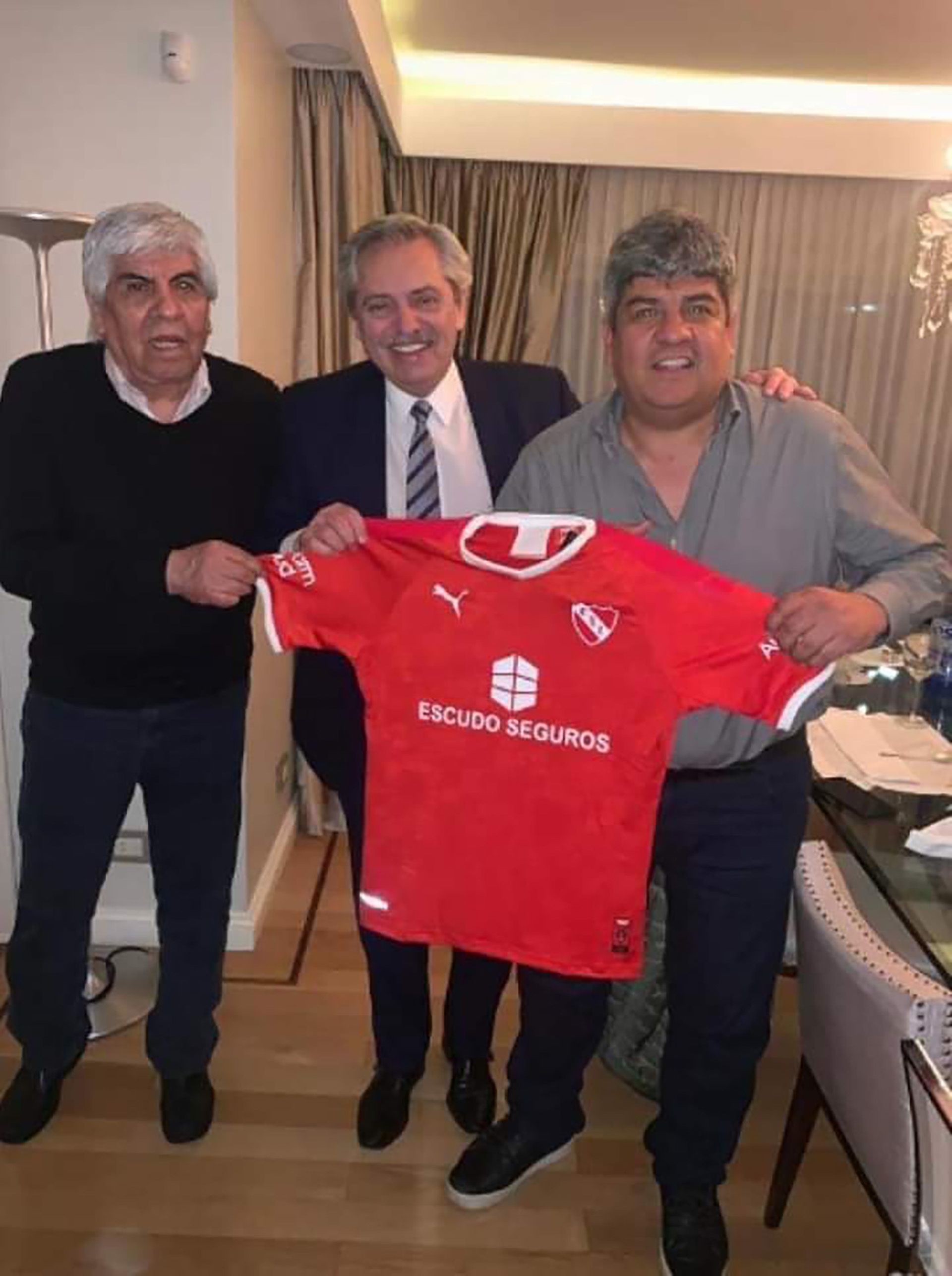 La semana pasada Alberto Fernández cenó con Hugo y Pablo Moyano