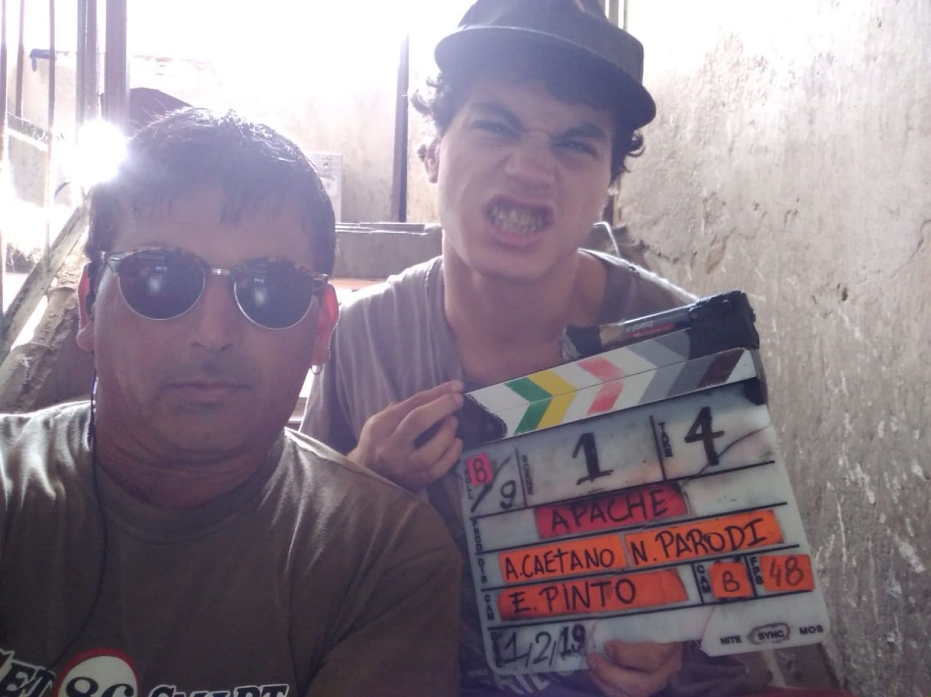 En back de "Apache", Gregorio Barrio se divierte con los técnicos y productores (Instagram)