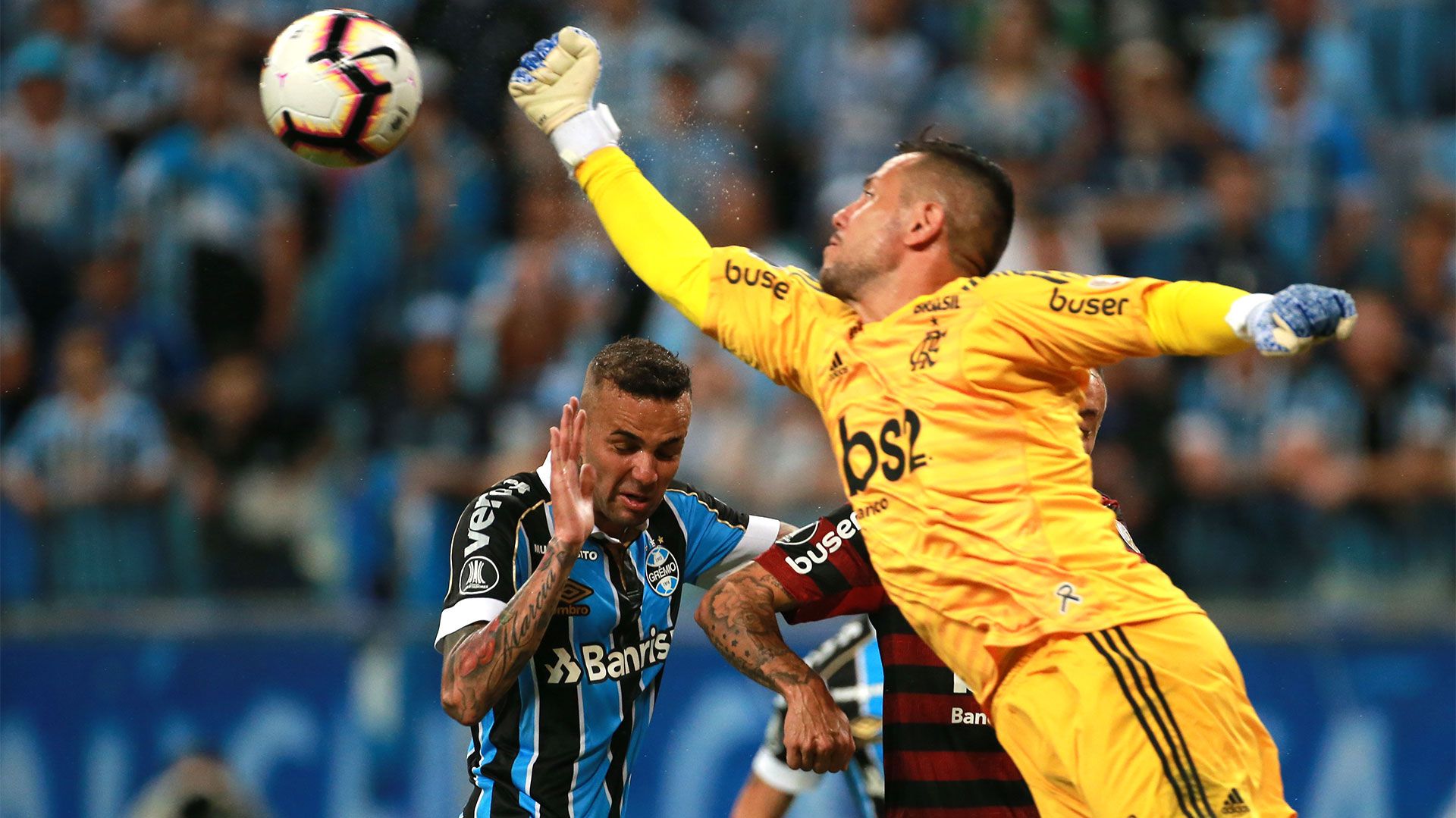 Diego Alves podría perderse la final de la Copa Libertadores ante River (Reuters)